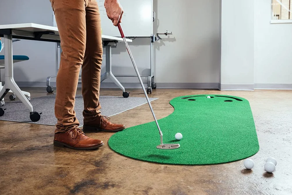 PUTT-A-BOUT Par Three Golf Putting zielony