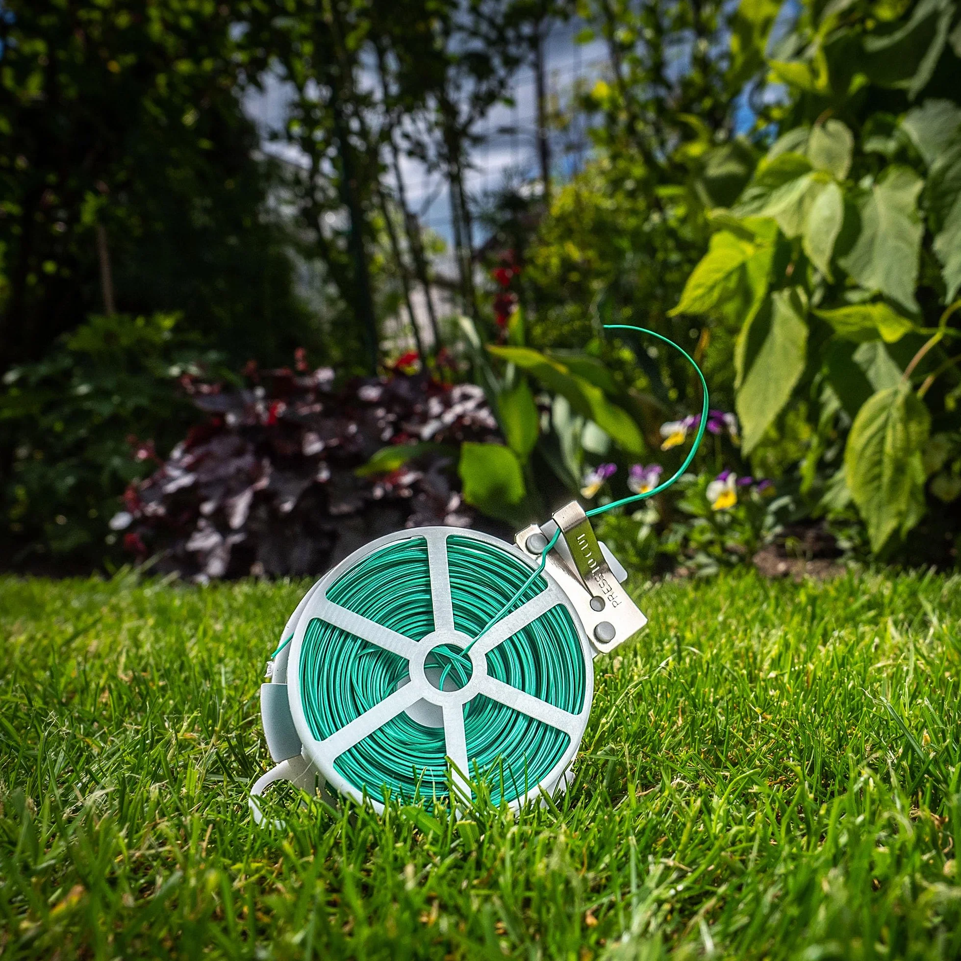 KADAX Drut ogrodowy z wbudowanym nożem, 50 m, zielony drut wiążący na szpuli, drut do roślin do mocowania roślin w ogrodzie, drut do kwiatów, drut