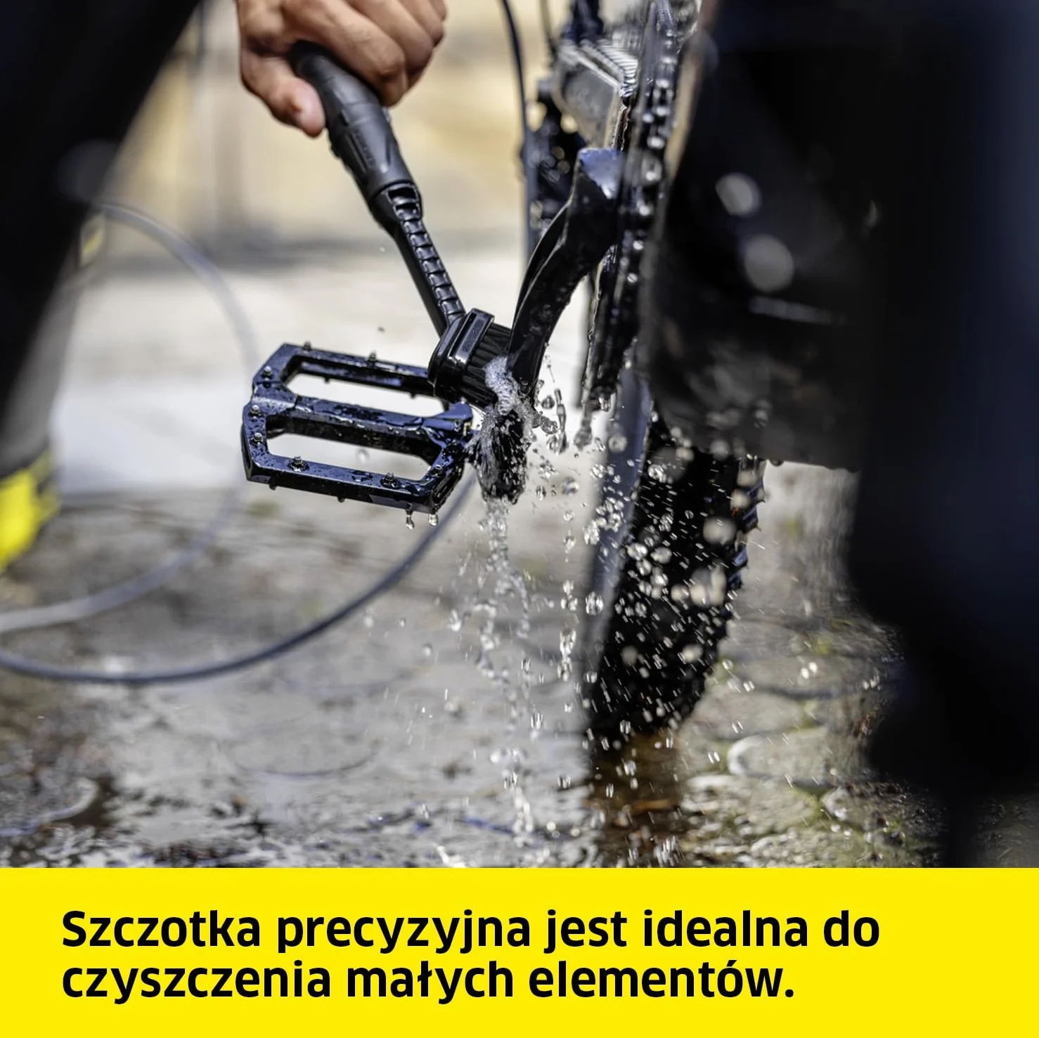 Kärcher szczotka precyzyjna, do trudno dostępnych miejsc, łatwy montaż, wymienna głowica szczotki, kompatybilna ze wszystkimi myjkami terenowymi Kärcher OC 3, OC 3 Plus i OC 3 Foldable