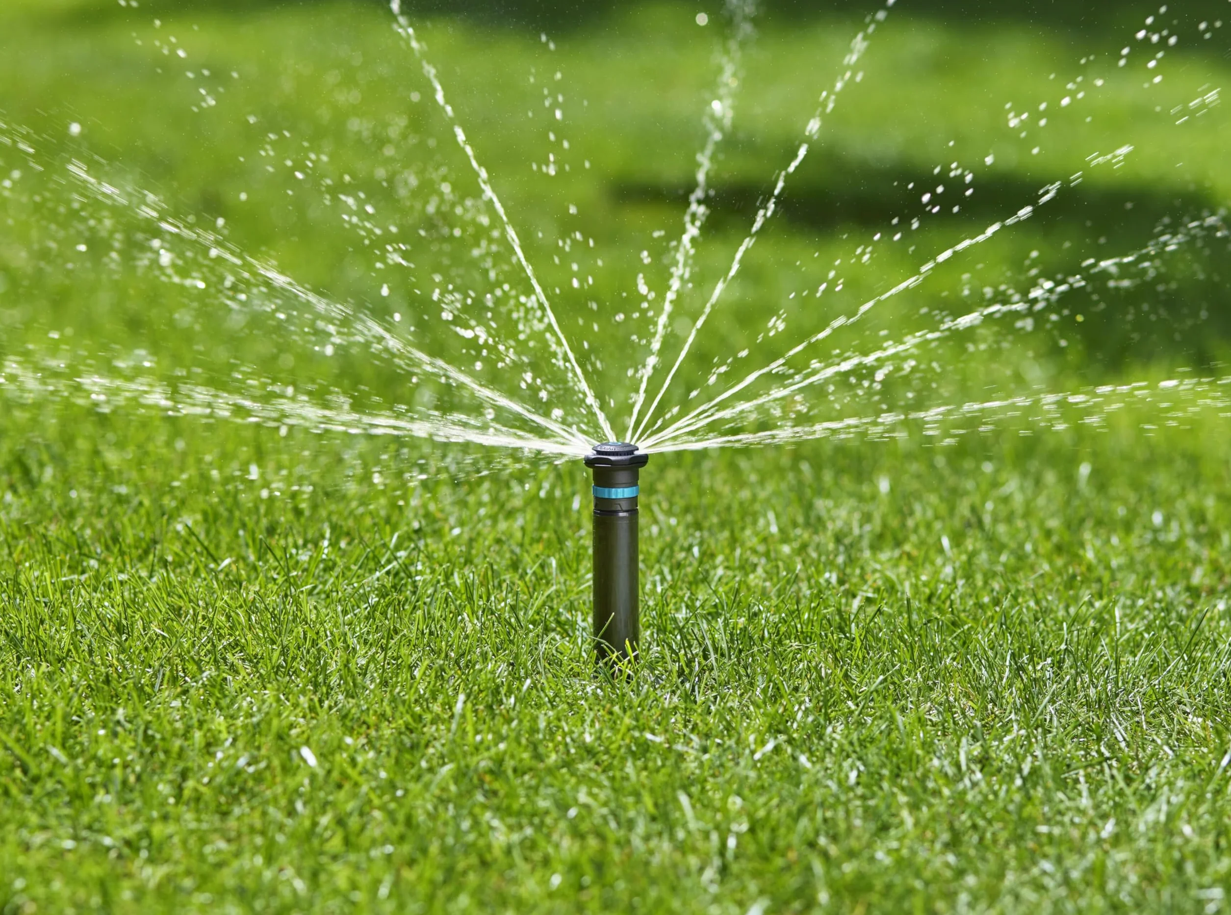 Gardena system tryskaczowy, wpuszczana deszczownica MD40: System nawadniania Pop Up do średniej wielkości trawników do 40 m², zasięg 2,5-3,5 m, z dyszą rot., gwint zewn. 3/4 cala (8231-20)