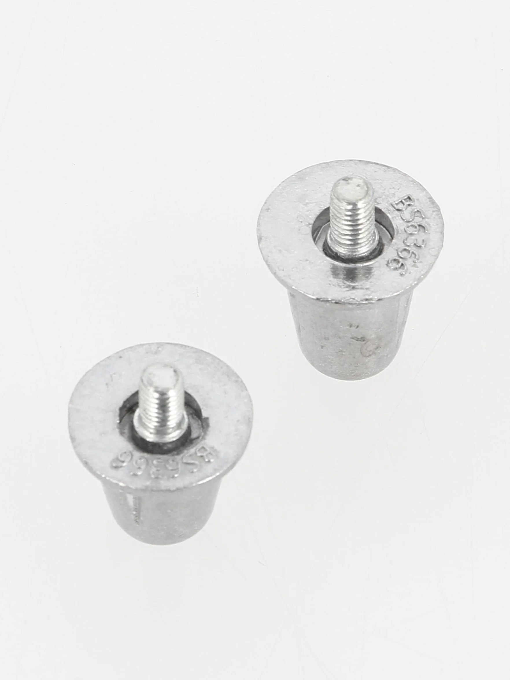 Gilbert Aluminiowe korki piłkarskie 18/21mm metaliczne srebro Jeden rozmiar