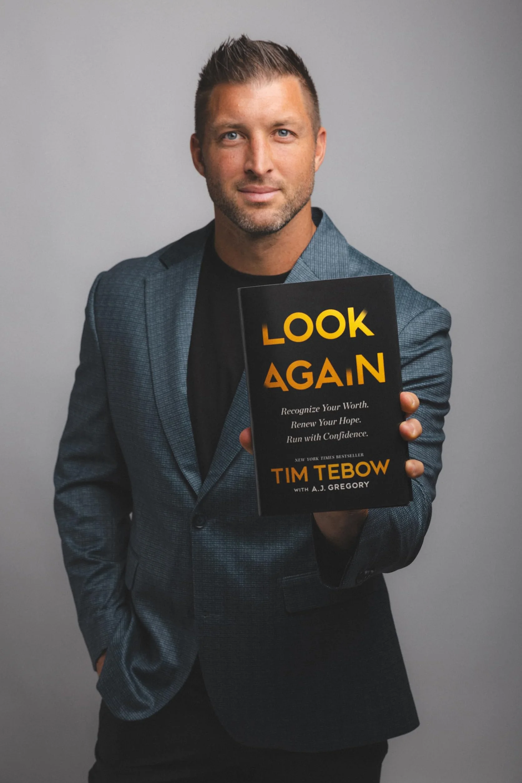Look Again: Recognize Your Worth. Renew Your Hope. Run with Confidence.