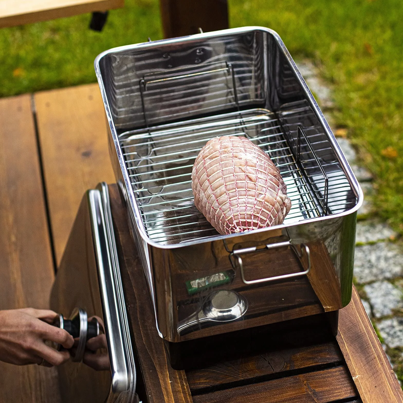 BROWIN® Zestaw wędzarniczy stołowy ze stali nierdzewnej z termometrem 330006 | nierdzewny | piec wędzarniczy stołowy | ryby i inne grillowanie i wędzenie | akcesoria kempingowe