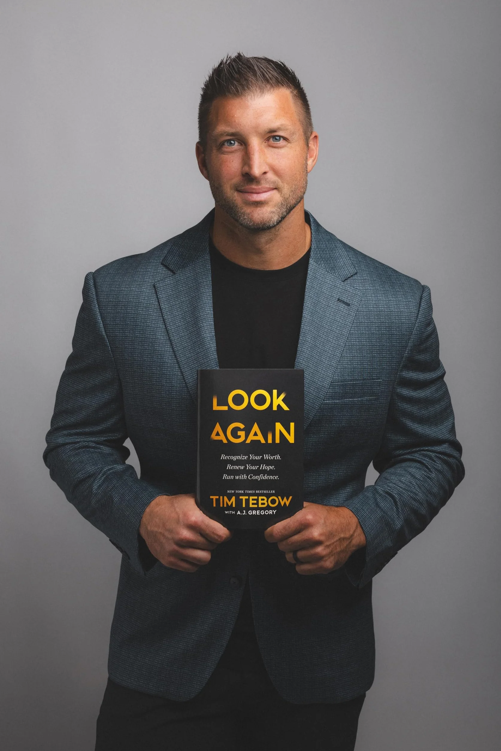 Look Again: Recognize Your Worth. Renew Your Hope. Run with Confidence.
