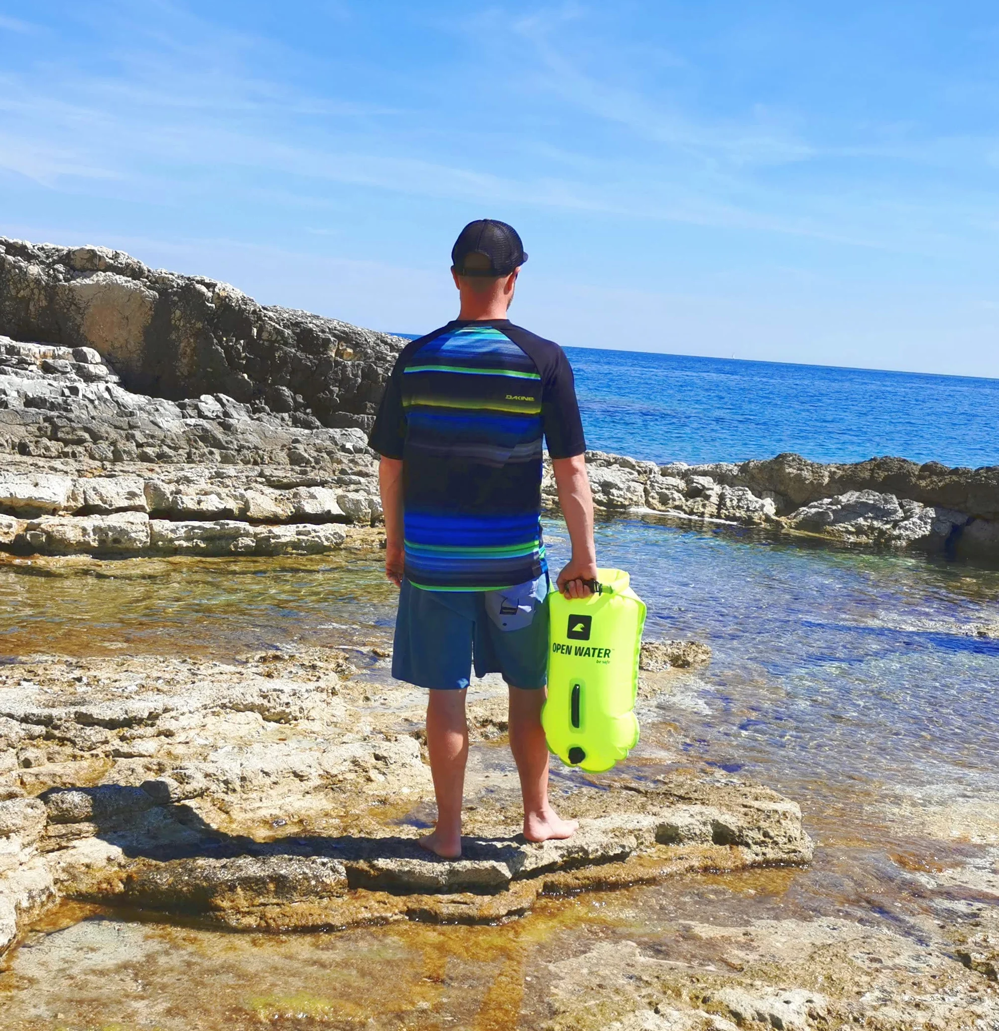 OPENWATER dmuchana boja do pływania XL - duża bojka asekuracyjna z kieszenią na rzeczy 28L zielona neon