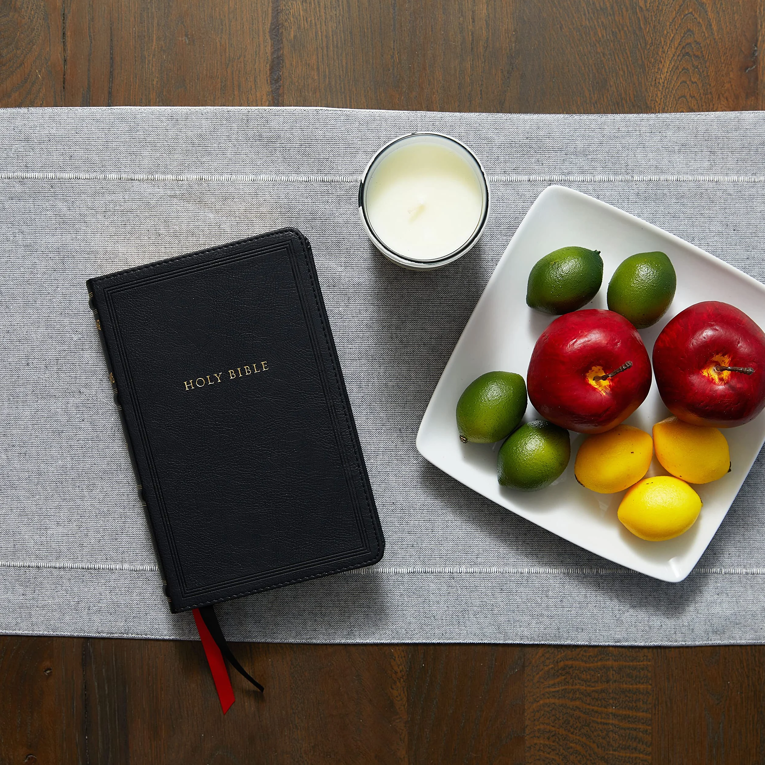 Nkjv, Personal Size Reference Bible, Sovereign Collection, Leathersoft, Black, Red Letter, Comfort Print: Holy Bible, New King James Version