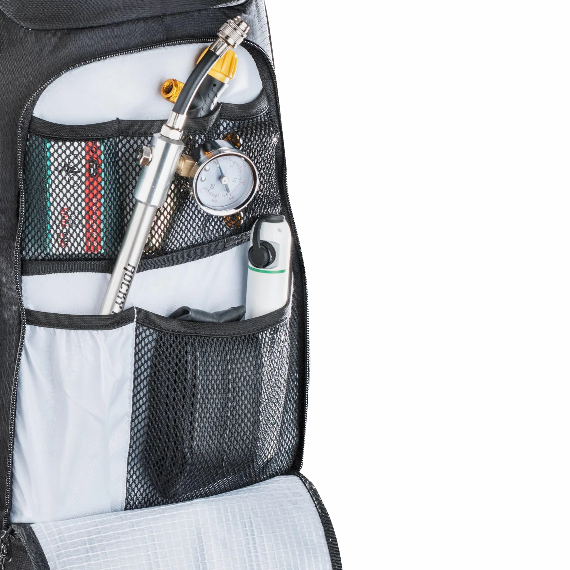 EVOC FR TRAIL BLACKLINE 20l plecak z ochraniaczem, plecak na wycieczki rowerowe i szlaki (LITESHIELD ochraniacz pleców z certyfikatem TÜV/GS, LITESHIELD SYSTEM AIR, rozmiar M/L), czarny