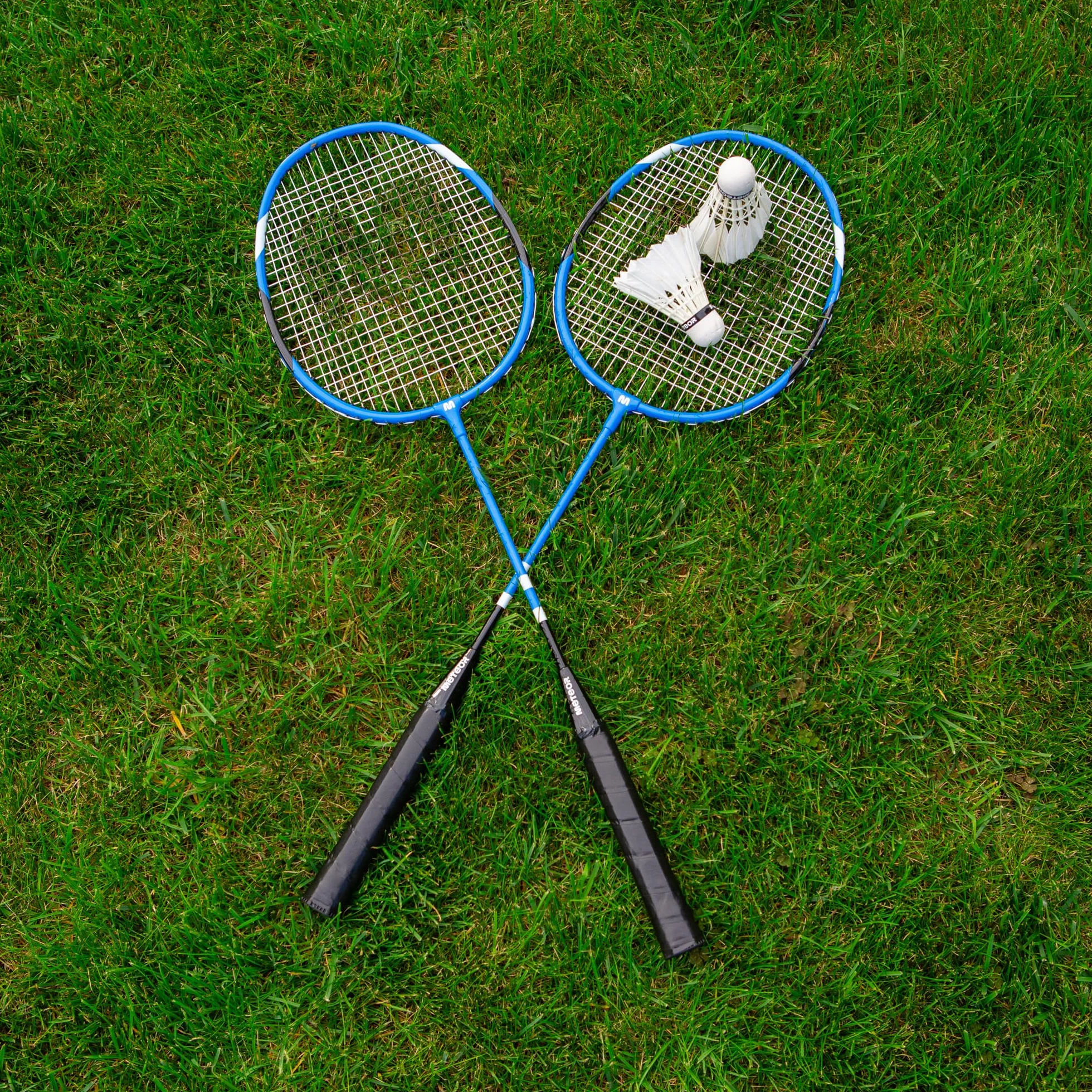 Zestaw do badmintona dla 2 osób Set rakietki badminton paletki aluminiowe do ogrodu Łatwy montaż dla dorosłych dzieci młodzieży rodziny z 6 lotkami METEOR