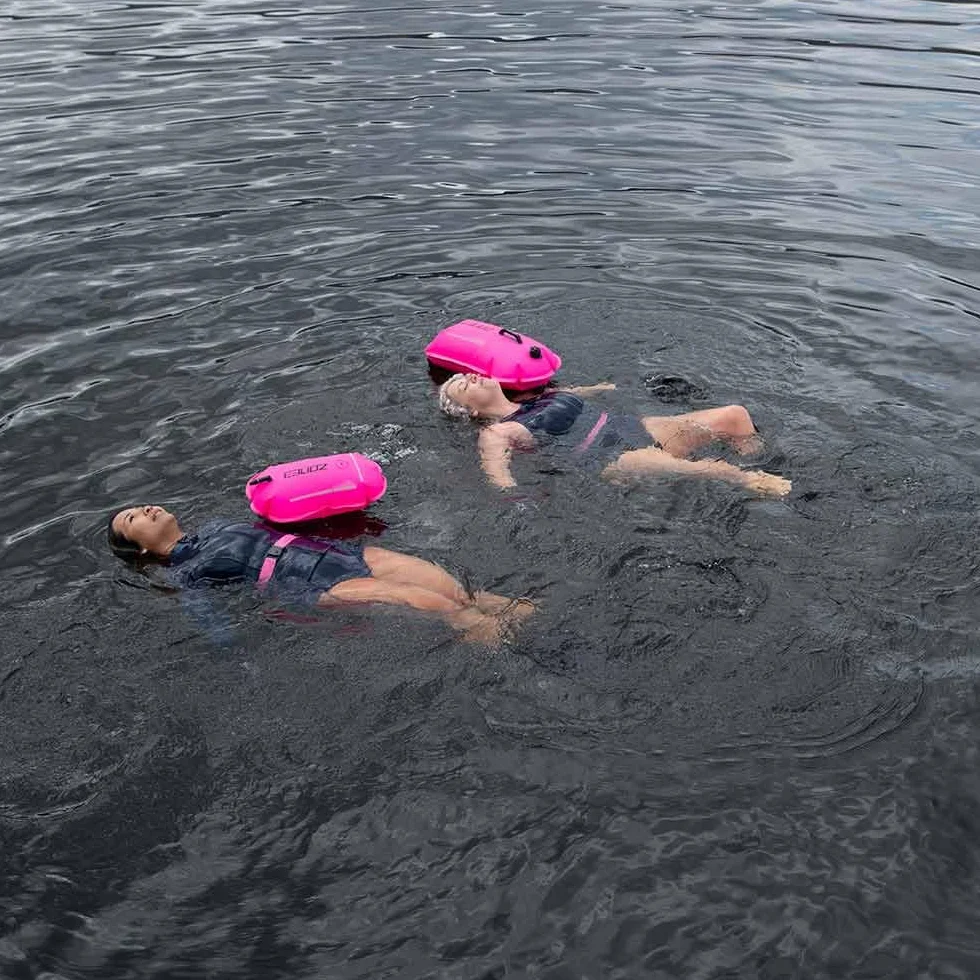 ZONE3 – Boja bezpieczeństwa z recyklingu do pływania na wodach otwartych | Pływak bezpieczeństwa do triathlonu | Paski odblaskowe | Regulowany pasek i uchwyt do przenoszenia | Akcesoria do pływania