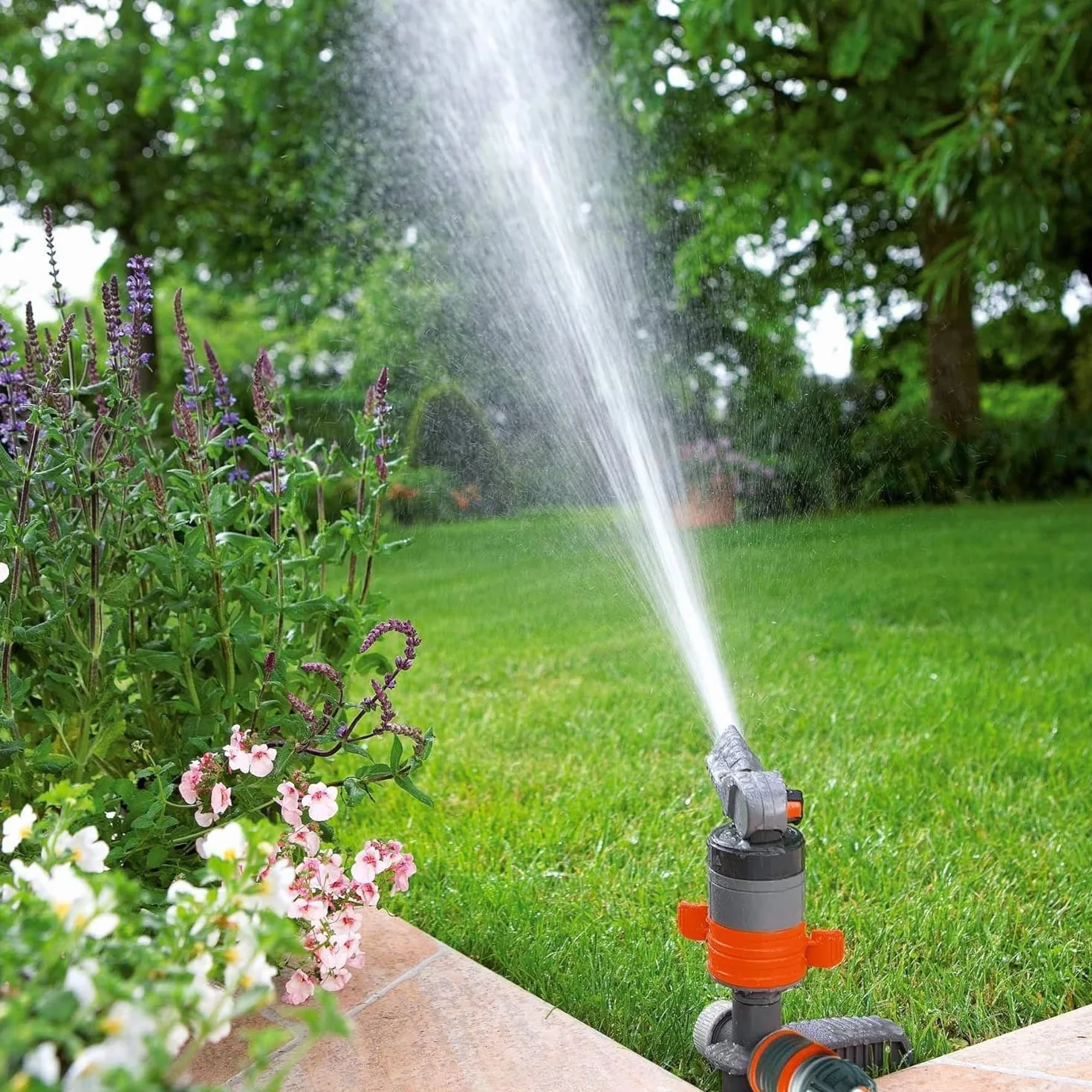 Gardena Comfort Zraszacz turbinowy (na szpilce): do nawadniania dużych powierzchni do 450 m², zasięg wyrzutu 5-12 m, niewrażliwy na zanieczyszczenia, cichy i łatwy do konserwacji (8144-20)