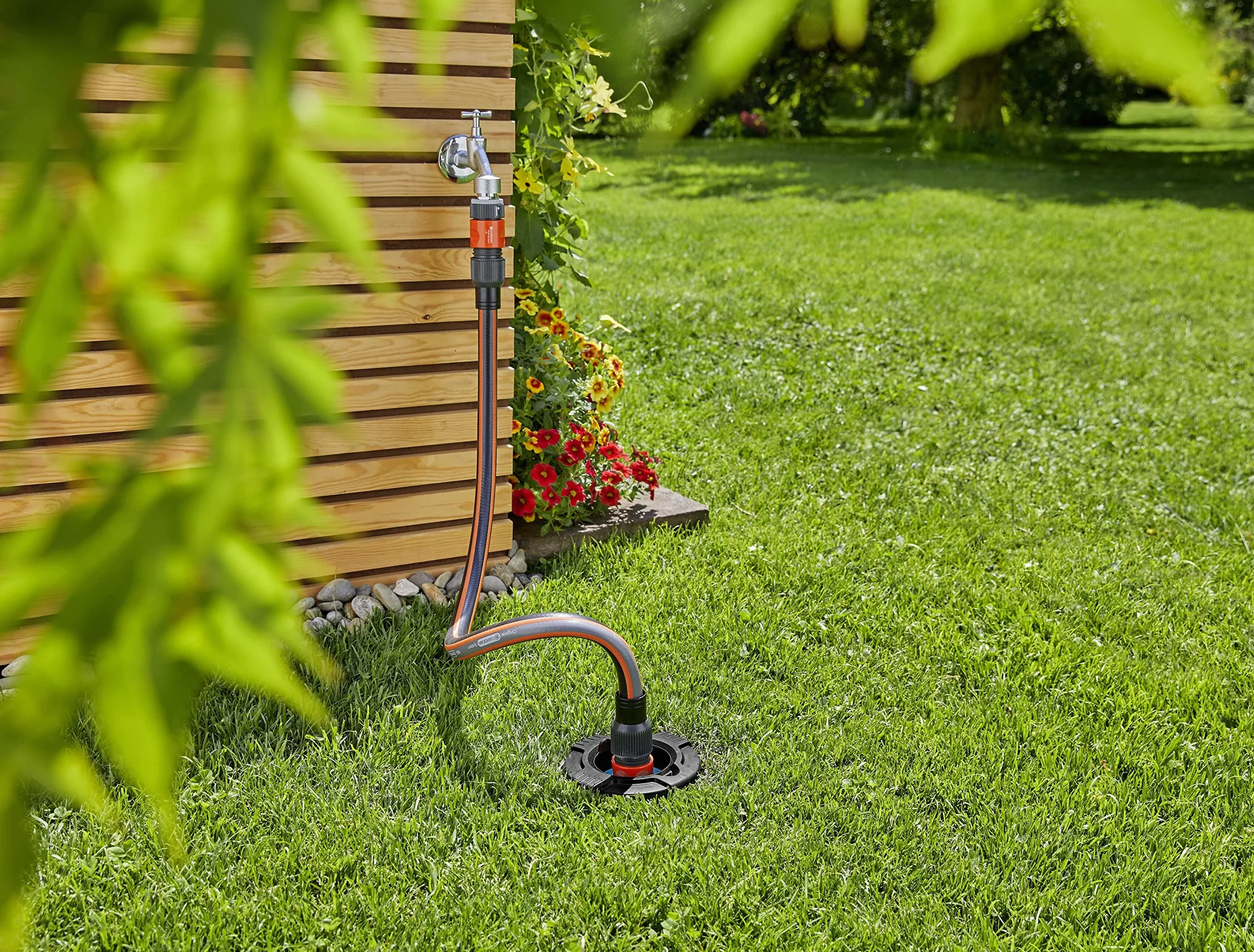 Gardena Sprinklersystem gniazdo przyłączeniowe wody z gwintem zewnętrznym 3/4 cala: Punkt poboru wody systemu rur, wbudowany zawór odci., sito na zanieczyszczenia, montaż pod ziemią (08266-20)