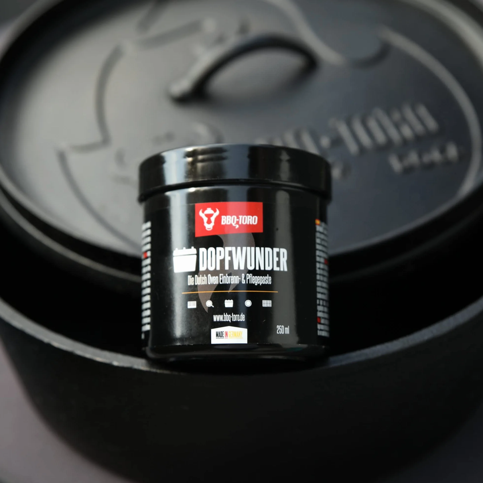 BBQ-Toro Zestaw do pielęgnacji Dutch Oven z pastą pielęgnacyjną DOPFWUNDER 250 ml i olejkiem pielęgnacyjnym DOPFHELD 250 ml | pielęgnacja żeliwnych akcesoriów do grilla | pasta do pieczenia również do