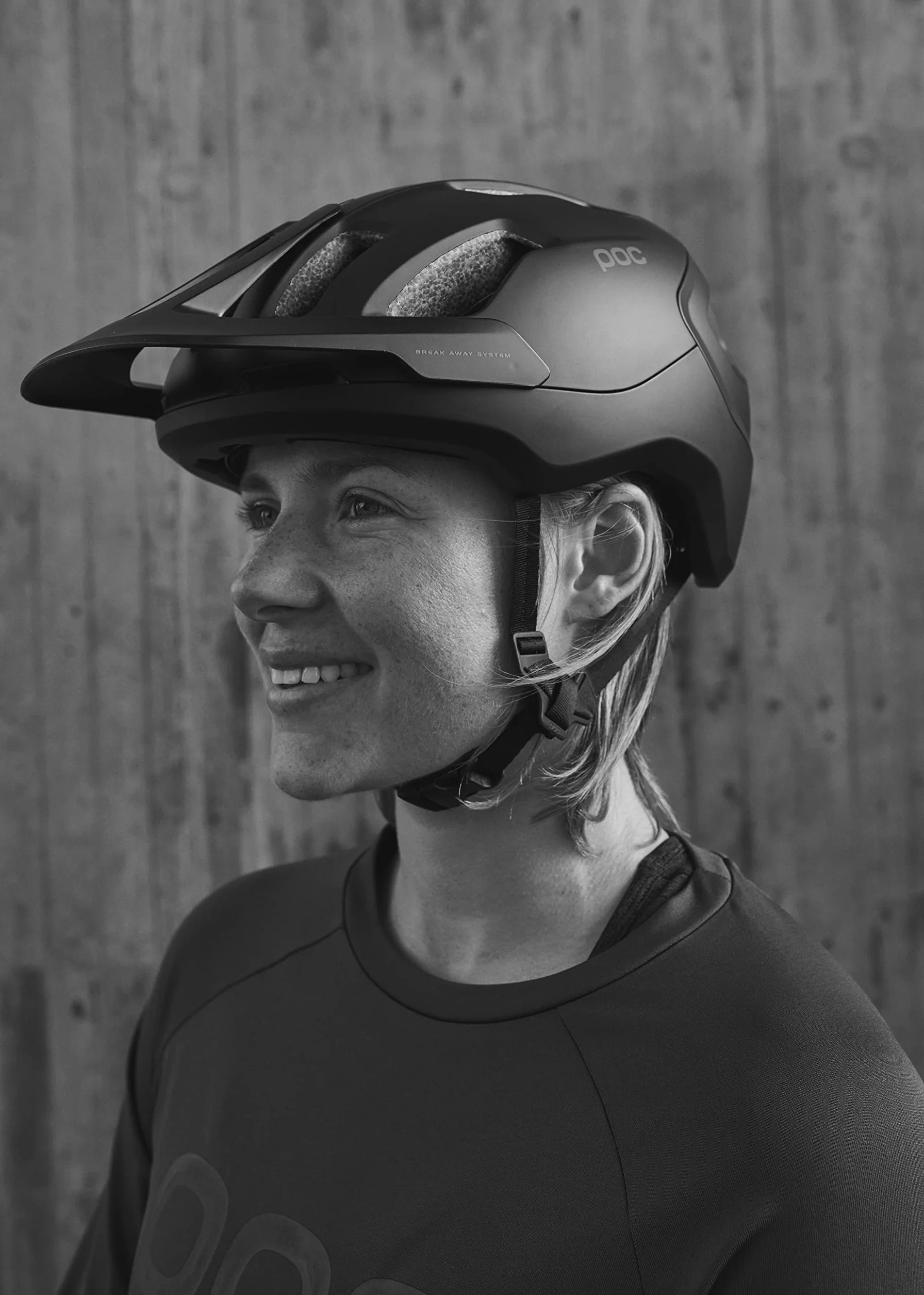 POC Kask rowerowy Axion – precyzyjnie dostrojona ochrona szlaku z opatentowaną technologią i pełną regulacją dla komfortu i bezpieczeństwa na szlaku