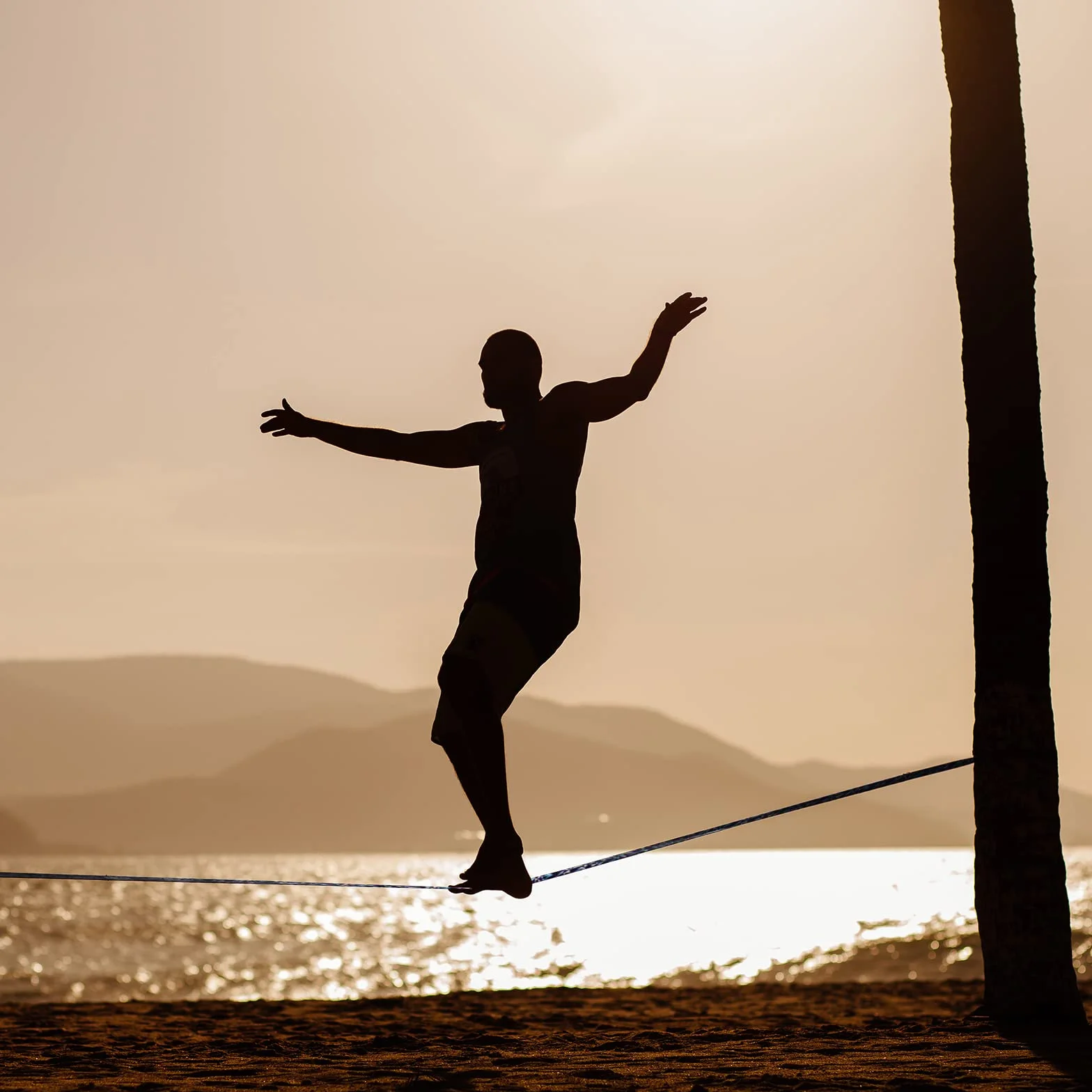 ALPIDEX Slackline Set 15m z osłoną drzewa i napinaczem