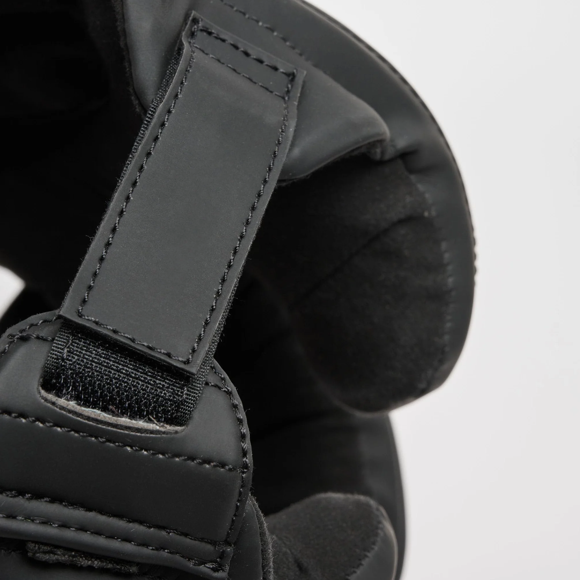 LEONE 1947 Kask treningowy Black Edition dla dorosłych, czarny, L