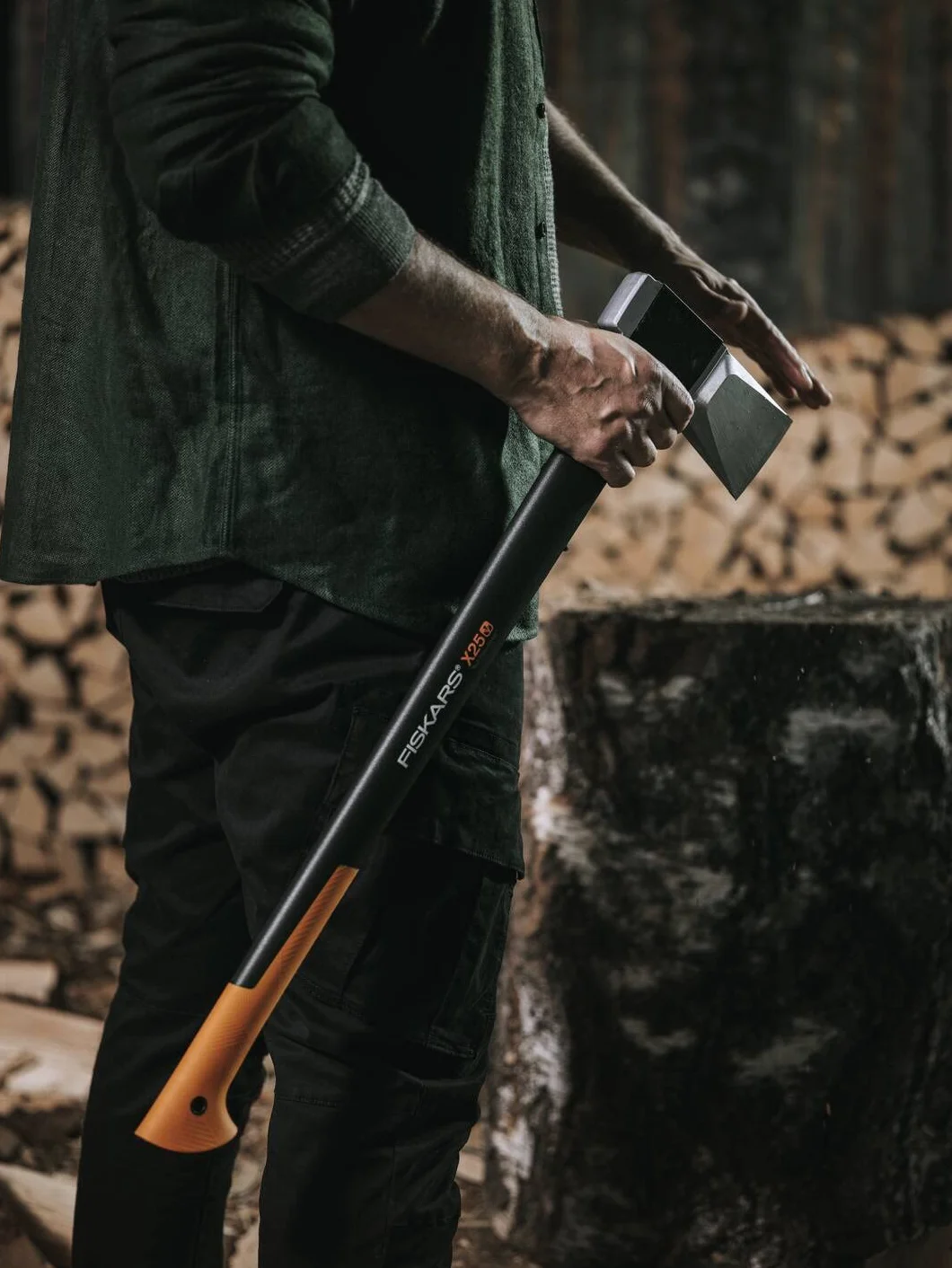 Fiskars X-Series Siekiera, Czarny/Pomarańczowy, X25/77 cm