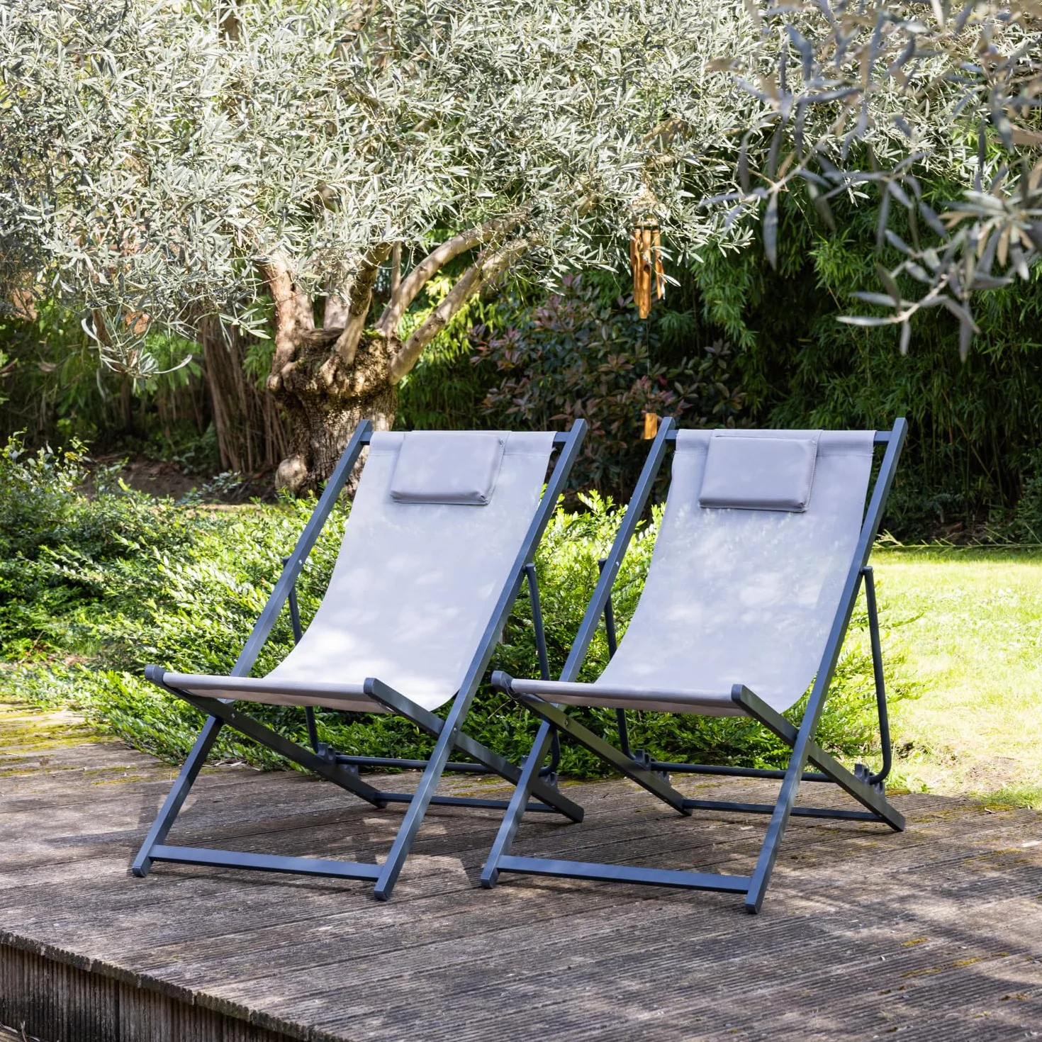 Zestaw 2 leżaków CYPRUS z szarego tekstylenu z antracytową aluminiową ramą - Leżaki z poduszką zagłówka - Idealne do ogrodu, na taras i patio