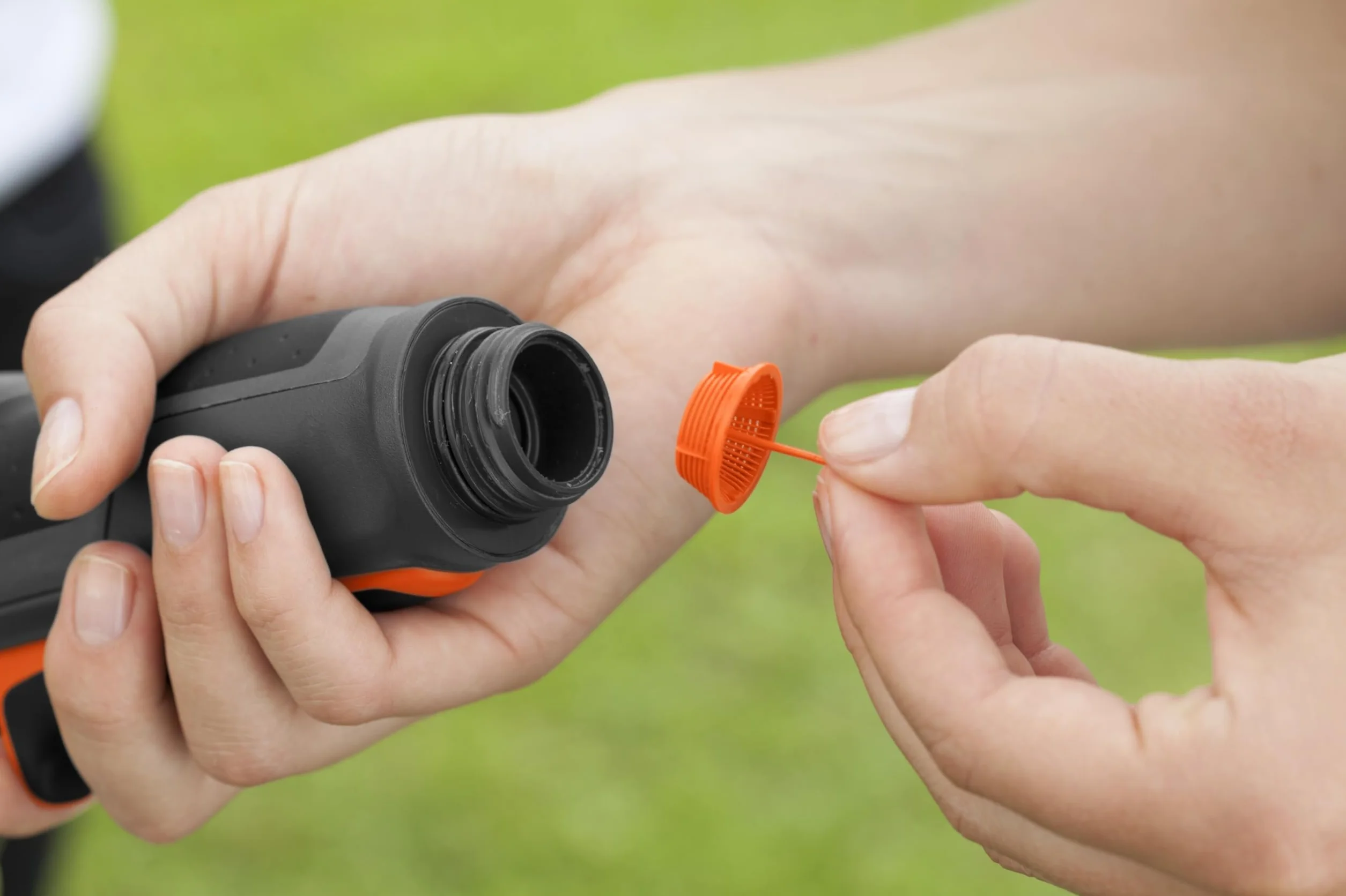 Gardena Premium Wielofunkcyjny Pistolet zraszający: zraszacz do nawadniania i czyszczenia, 5 rodzajów strumienia wody, sitko filtrujące, stała blokada, wytrzymałość, ochrona przed mrozem (18317-20)