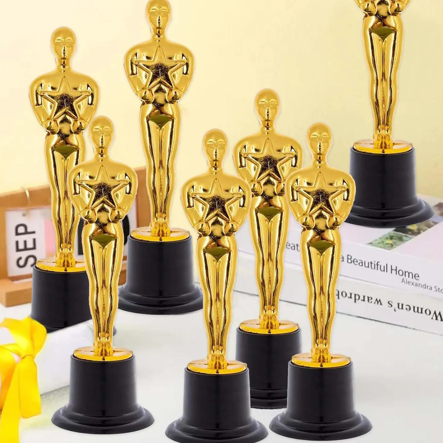 12 Złotych Trofeów Statuetki, Kawałki Trofeów Dla Dzieci, Mini Plastikowe Złoto Trofea, Plastikowe Trofea Piłka Nożna Dla Dzieci Sport, Piłka Nożna, Uroczystości, Imprezy, Nagrody Szkolne