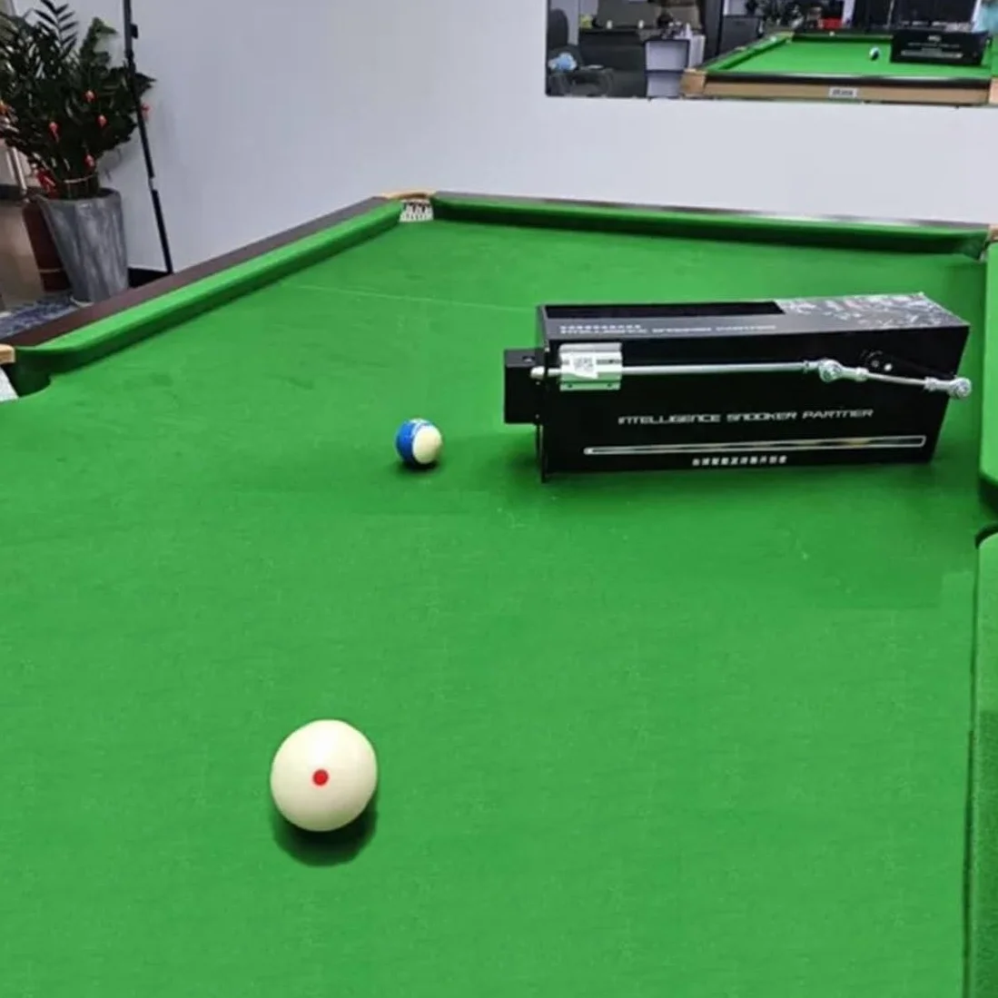 Automatyczny trener piłek bilardowych Maszyna do bili Snooker 600 sztuk/h