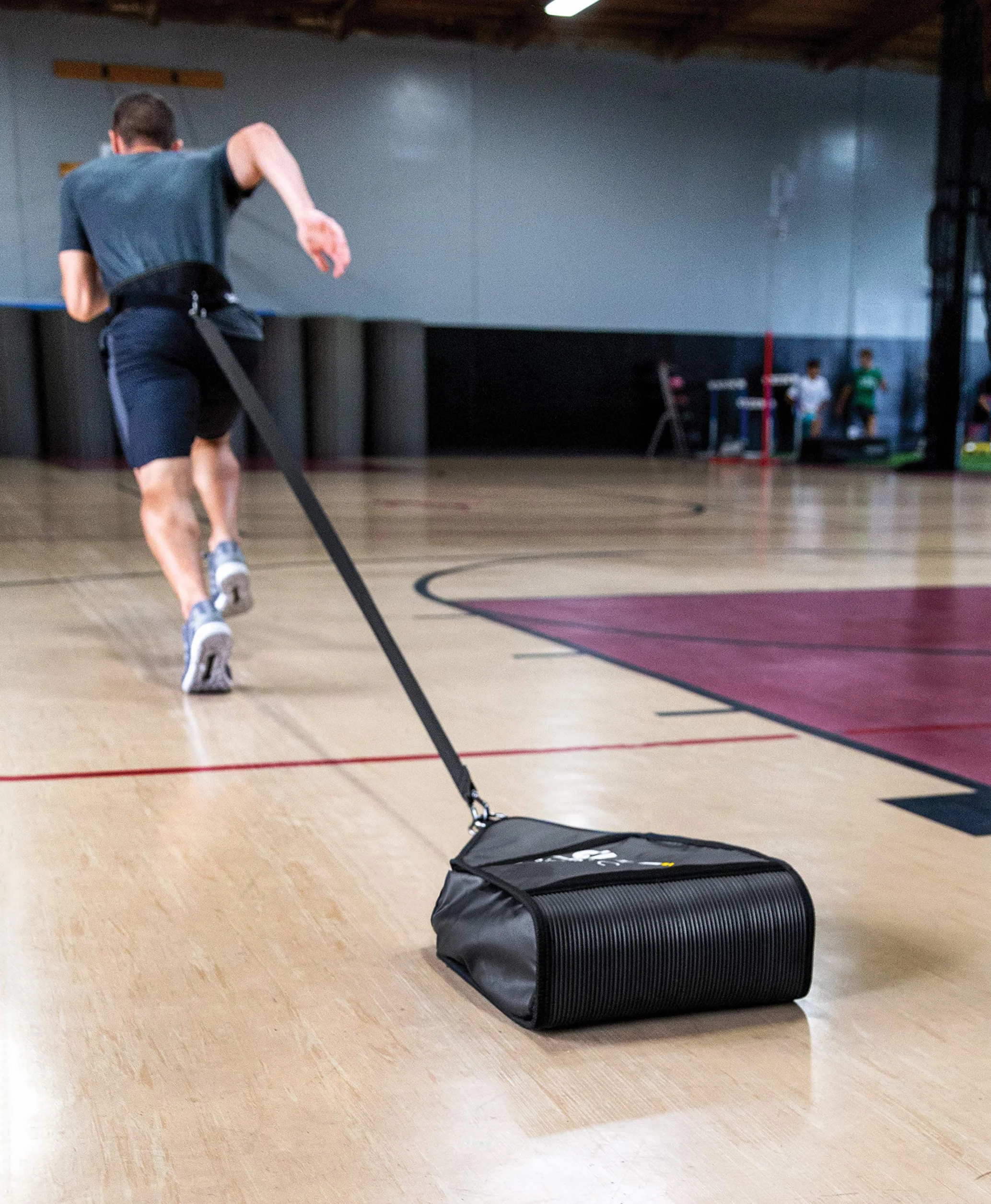 SKLZ Speed Sac, trenażer sanek o zmiennej wadze, sprzęt do treningu siłowego, regulowana smycz i pas biodrowy, czarny, 4,54-13,6 kg