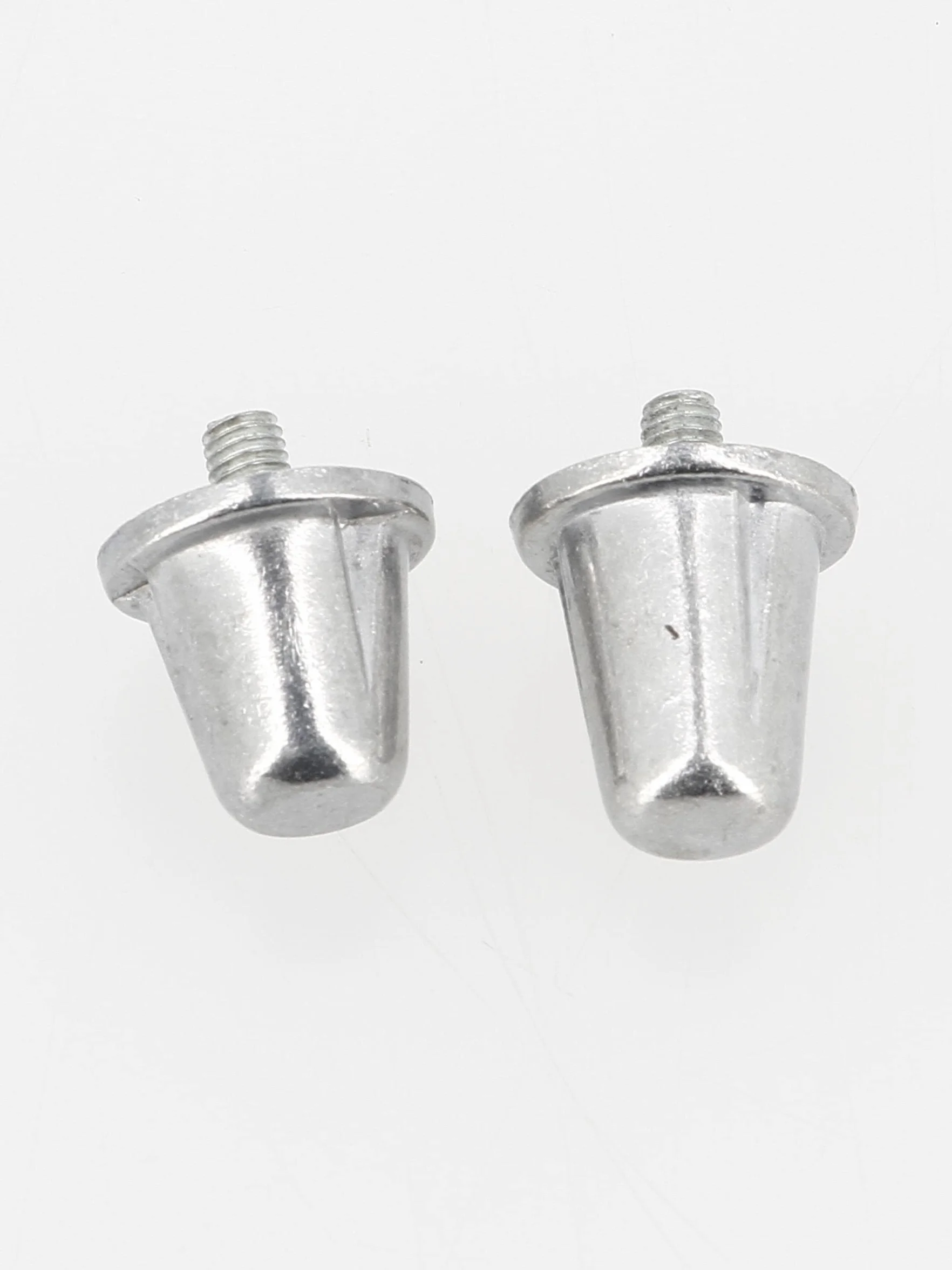 Gilbert Aluminiowe korki piłkarskie 18/21mm metaliczne srebro Jeden rozmiar