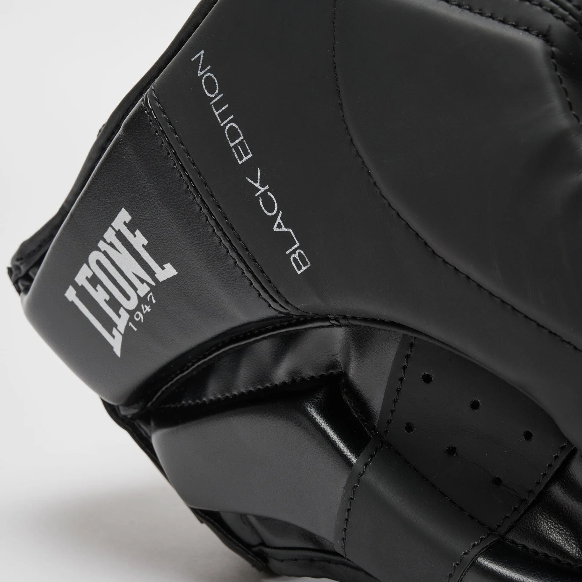 LEONE 1947 Kask treningowy Black Edition dla dorosłych, czarny, L