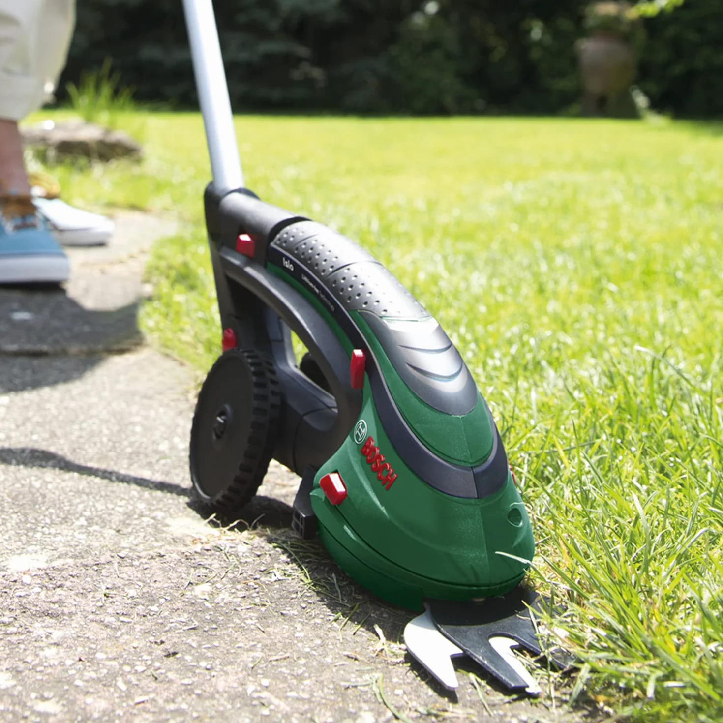 Bosch Isio zestaw z akumulatorowymi nożycami do przycinania krawędzi (3,6 V, odstęp pomiędzy nożami: 8 mm, opakowanie kartonowe), Zielony