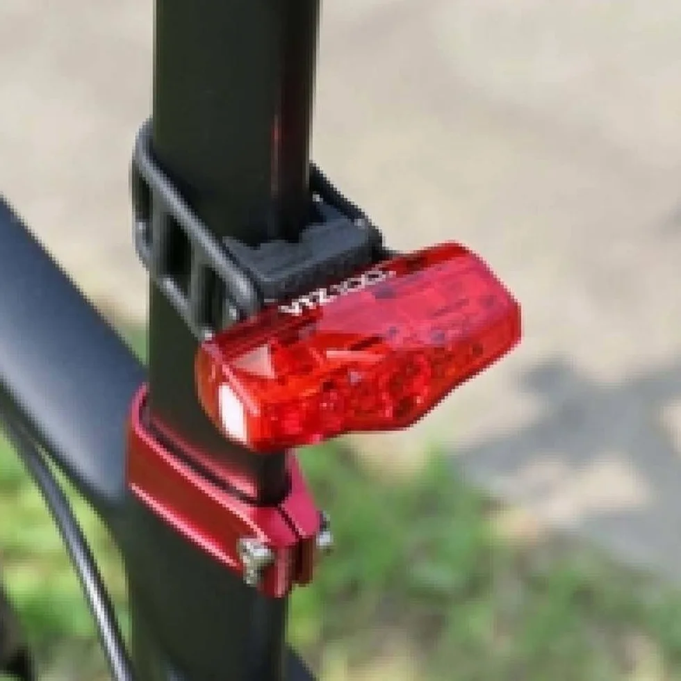 CatEye AMPP 200 VIZ 100 zestaw świateł rowerowych przednich i tylnych 200 lumenów 100 lumenów USB czarne
