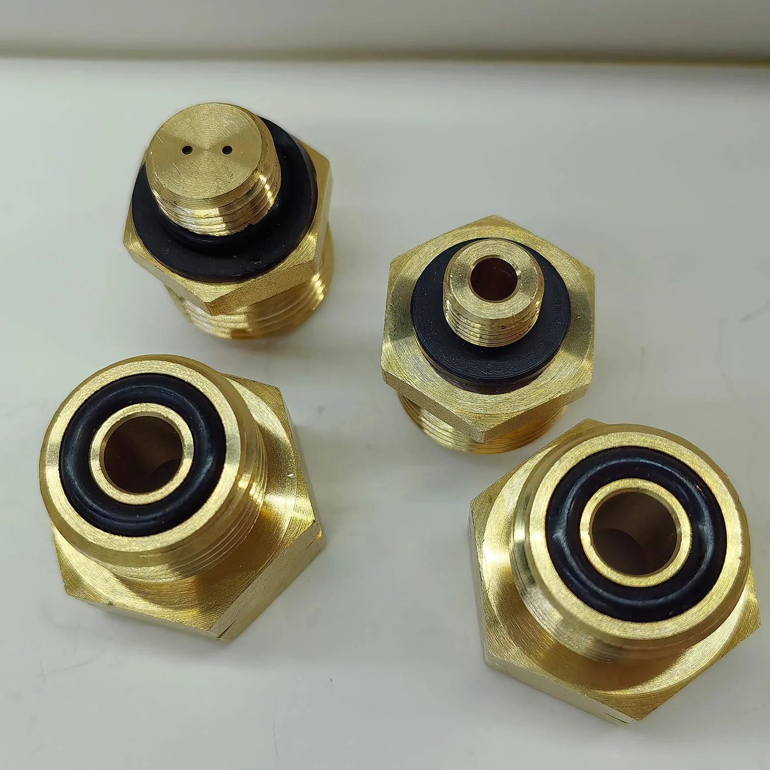 4-częściowy zestaw adapterów do butli gazowych, adapter do butli gazowych, adapter Euro do butli gazowych, do napełniania niemieckich butli gazowych za granicą, mosiężny adapter do butli gazowych w