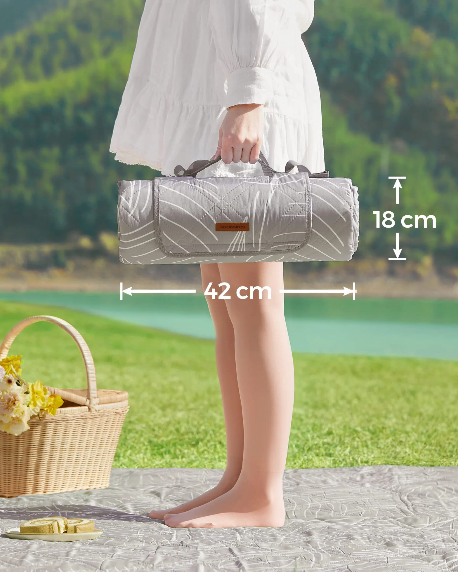 SONGMICS GCM010B02 Koc piknikowy 200 x 200 cm, z 4 śledziami, duża mata piknikowa do parku, na plażę, wodoodporny, można prać w pralce, składany, wzór liści, khaki