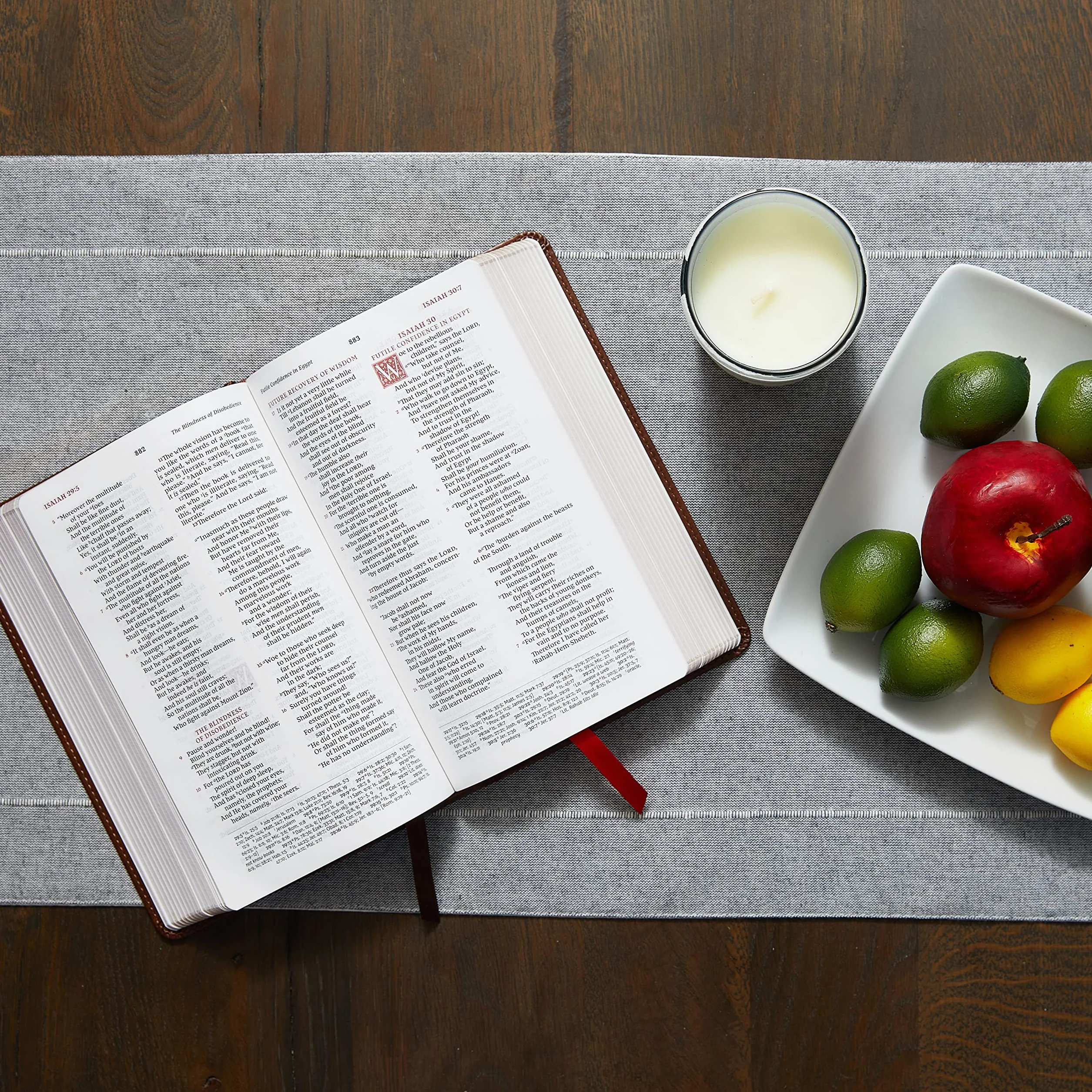 Nkjv, Personal Size Reference Bible, Sovereign Collection, Leathersoft, Black, Red Letter, Comfort Print: Holy Bible, New King James Version