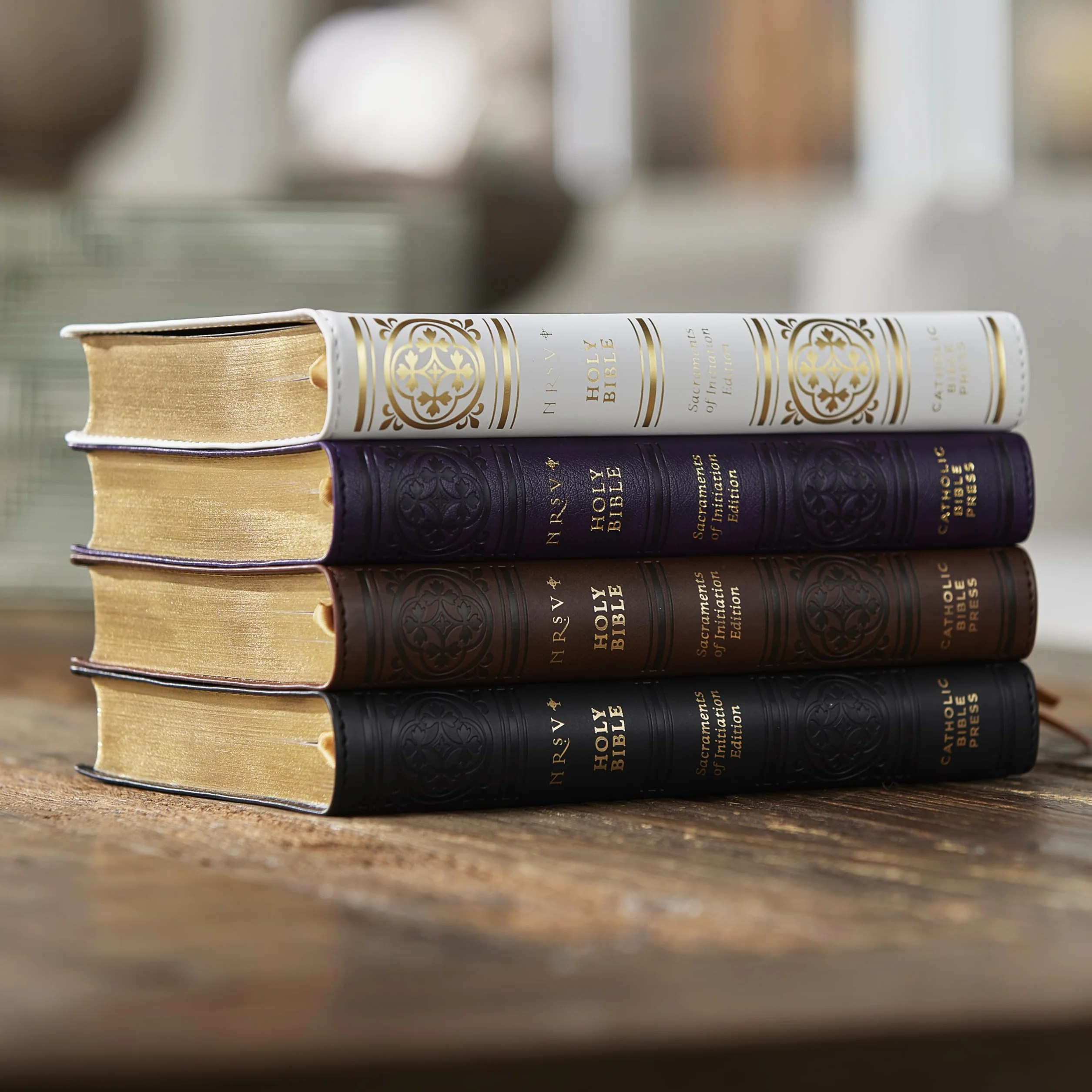 Nrsvce Sacraments of Initiation Catholic Bible, Purple Leathersoft, Comfort Print: New Revised Standard Version, Sacraments of Initiation Catholic ... Leathersoft, Comfort Print, Anglicized Text
