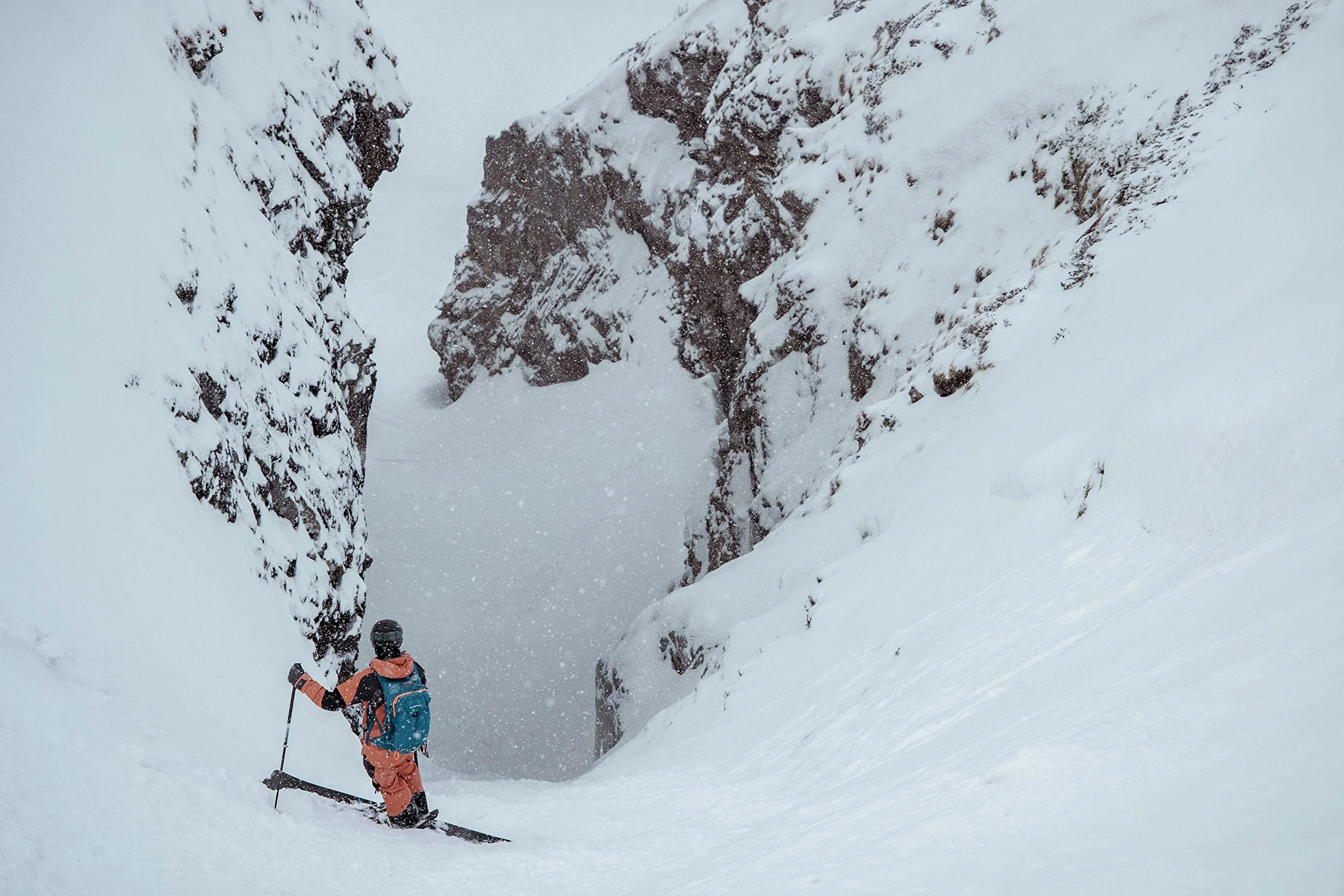 POC Obex Pure - An adaptable, lightweight ski and snowboard helmet suited to a wide variety of riding conditions