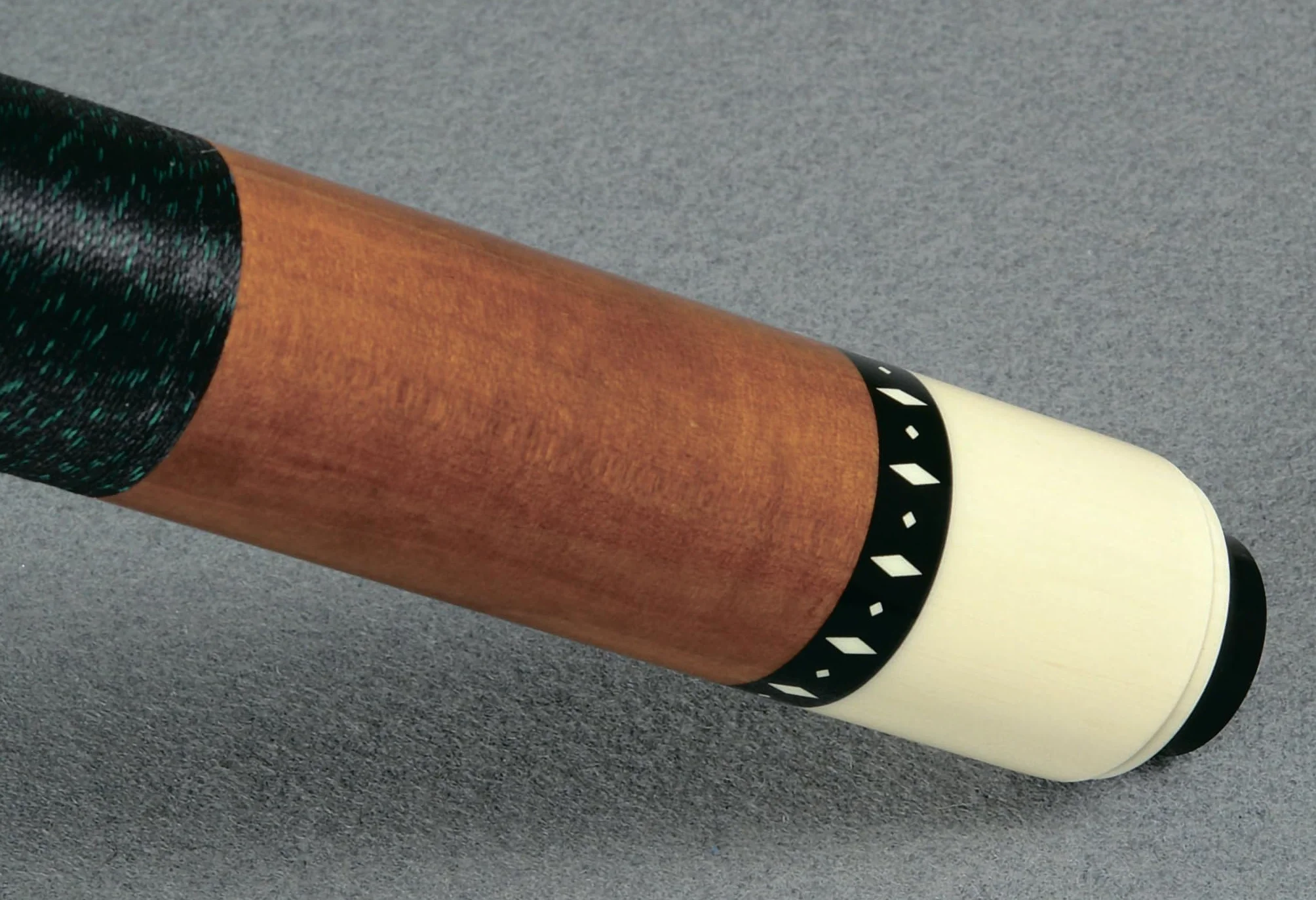McDermott Lucky L9 Pool Cue z miękkim etui