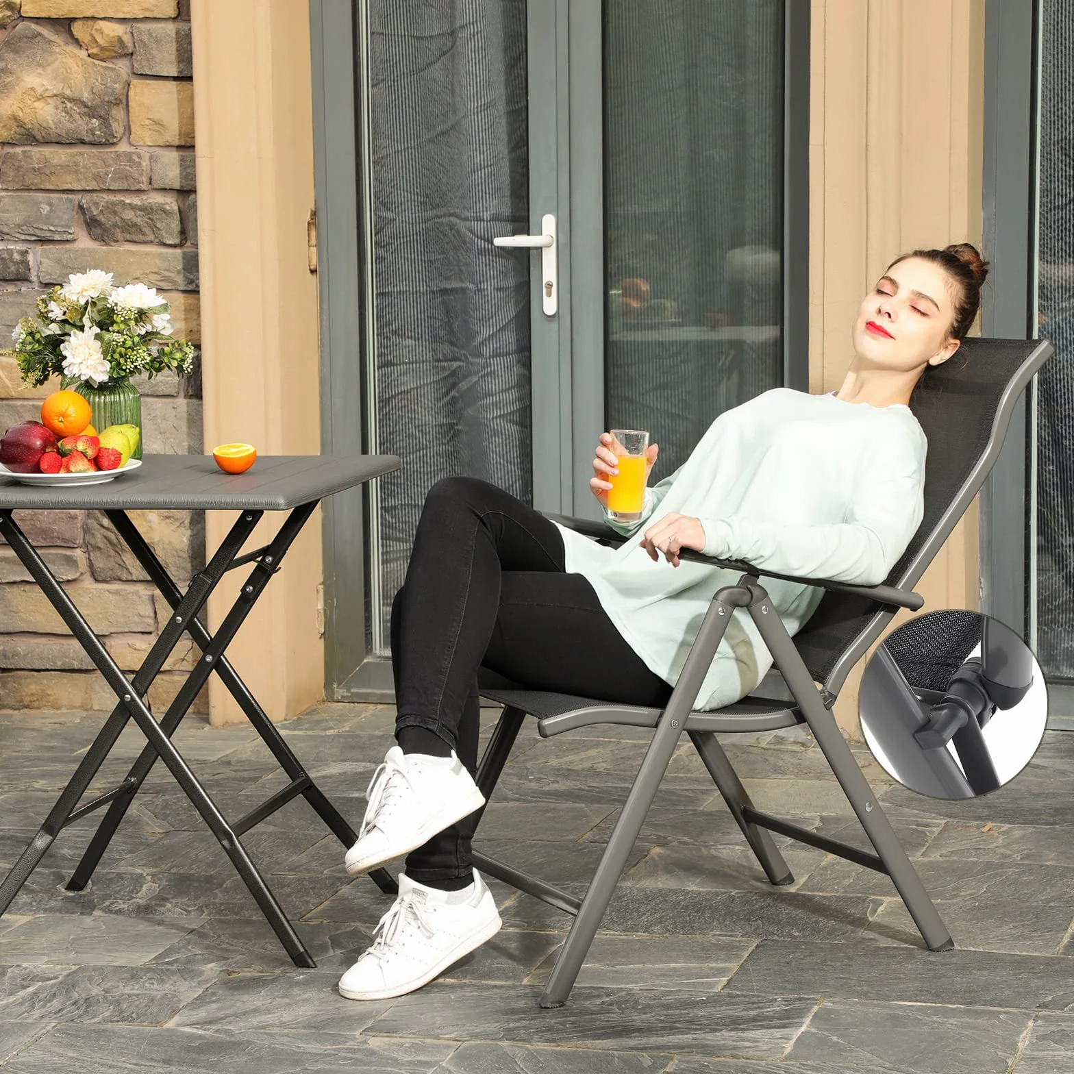 SONGMICS Krzesło ogrodowe, krzesło składane, krzesło outdoorowe z wytrzymałym stelażem aluminiowym, oparcie z 8-stopniową regulacją, obciążenie do 120 kg, czarne GCB02BK