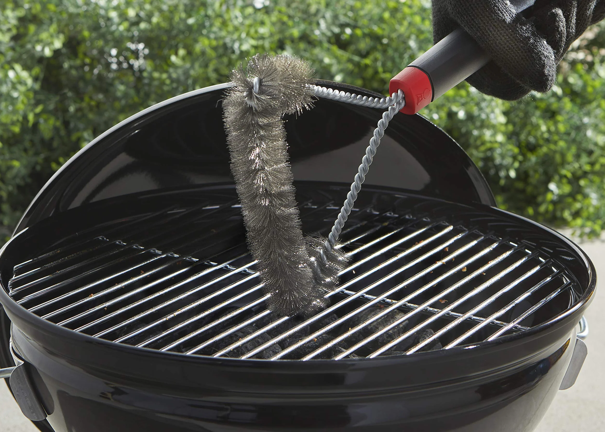 Weber Zestaw Czyszczenia Grili Emaliowanych, z: 3 Szczotki do Grilla, Środek do Czyszczenia Rusztu i Emalii, Spray Antyprzywierający, Ścierka Mikrofibrowa, Skrobaczka, 2 Gąbki do Czyszczenia (18284)