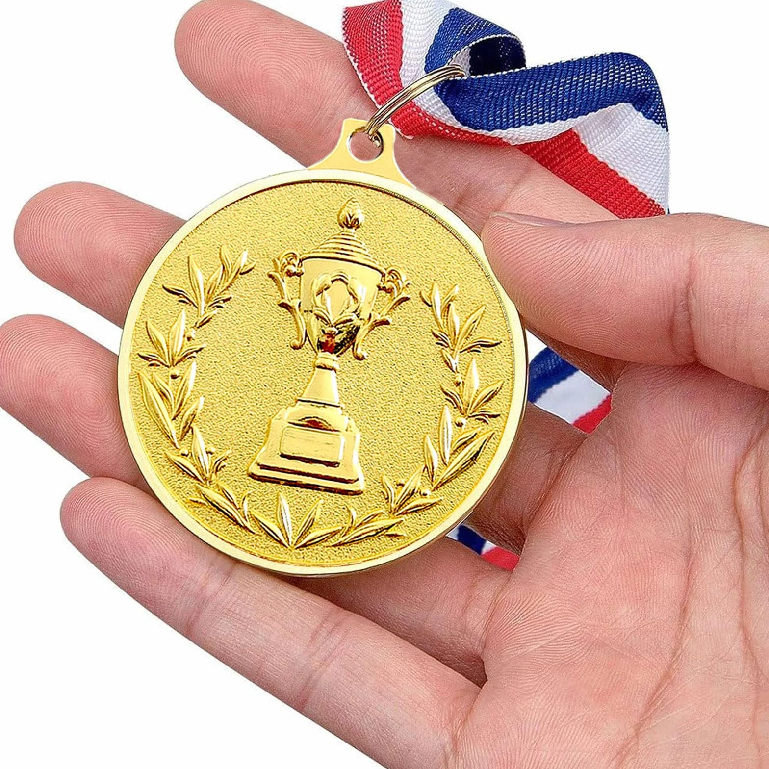 12 medali z nagrodami, złoty medal z brązowym medalem z wstążkami na szyję, do sportu, na zawody, styl olimpijski, średnica ok. 5,0 cm