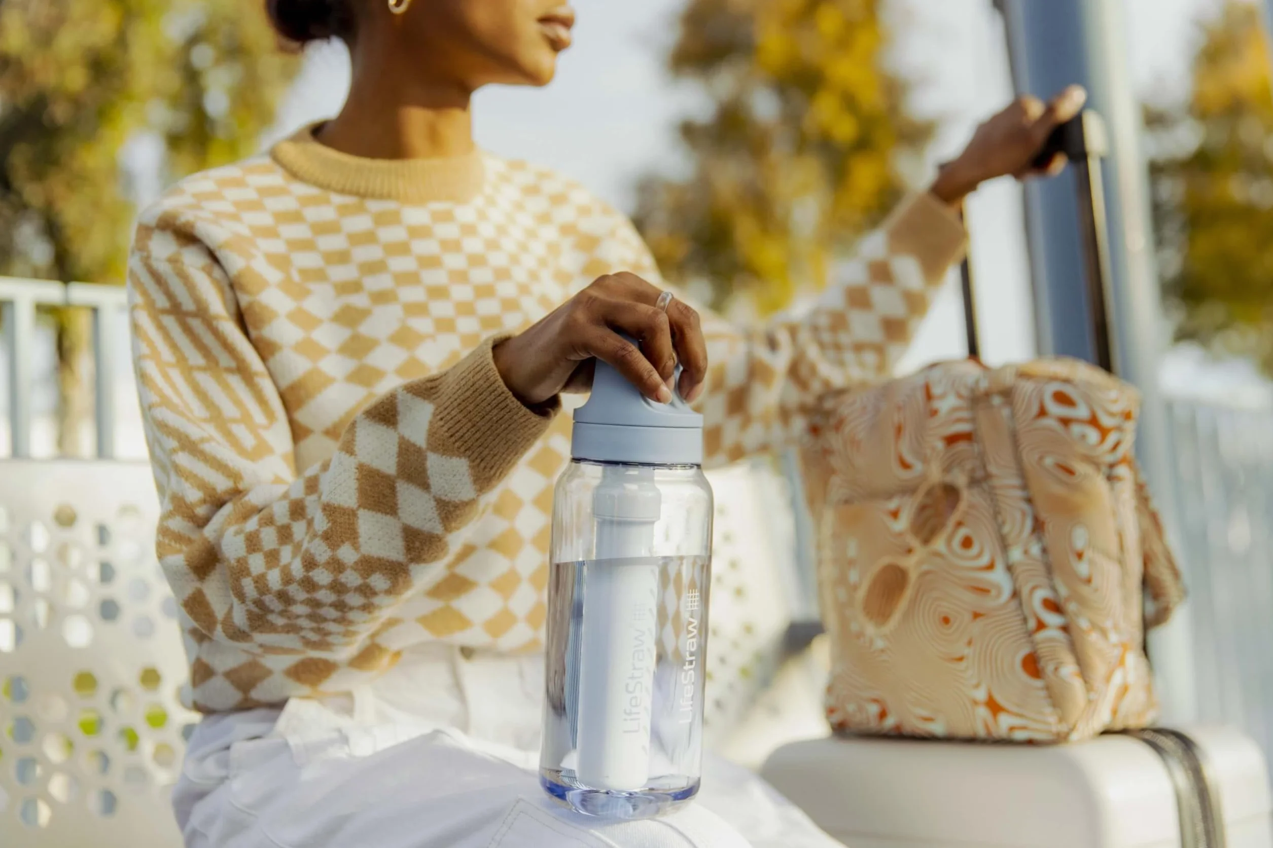 LifeStraw Go Series butelka z filtrem do wody 1 l biały polarny usuwa bakterie pasożyty mikroplastiki