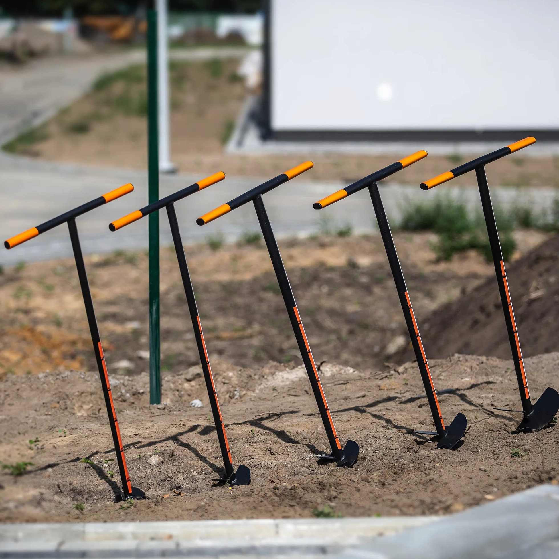 KADAX Świder ziemny ręczny 200 mm, metalowy z uchwytem poprzecznym, spiralny do ogrodu, do słupków, pali, roślin i cebulek, szybsze wiercenie stabilnych otworów