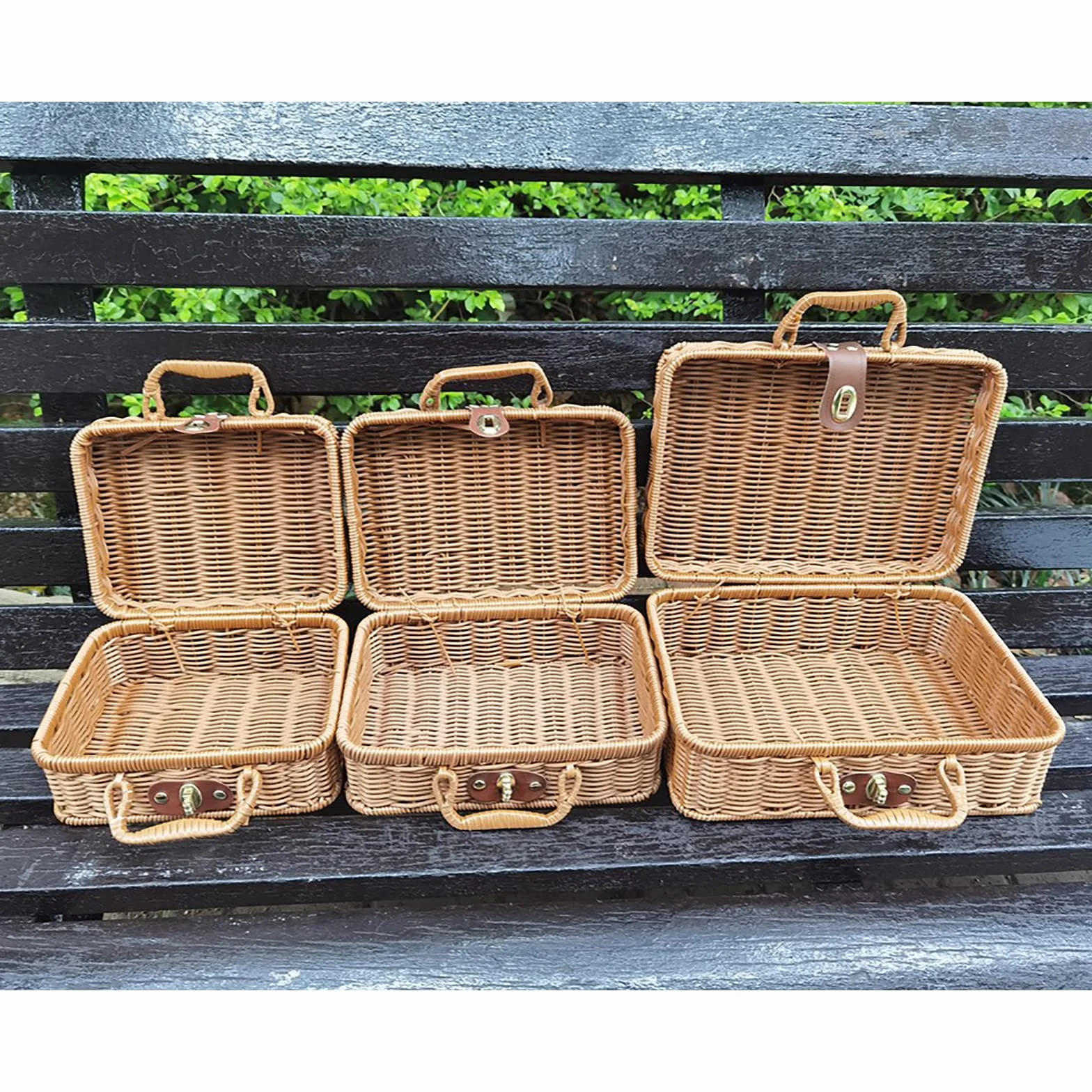 Rattanowy Kosz do Przechowywania Walizek, Plastikowa Walizka Wiklinowa Retro, Ręcznie Tkane Kosze Odbiorcze z Uchwytami, Rustykalne Kosze Wiklinowe, Wiklinowy Kosz Piknikowy na(29,5 x 21 x 12 cm)