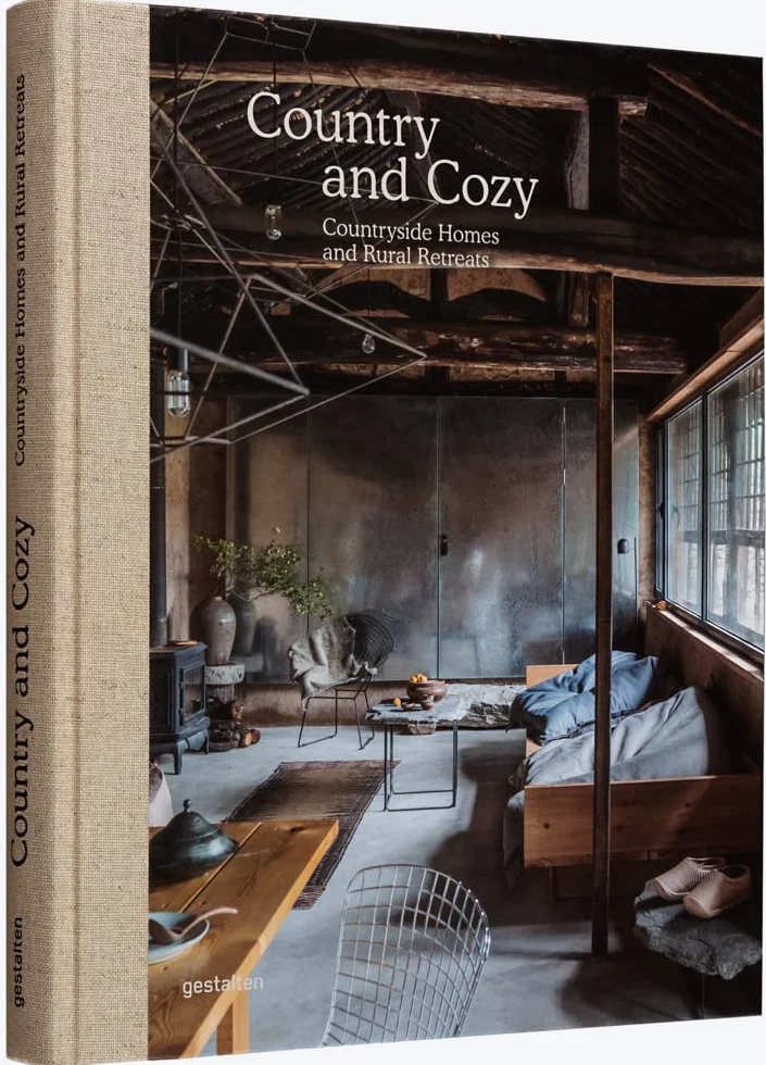Country and Cozy: Countryside Homes and Rural Retreats