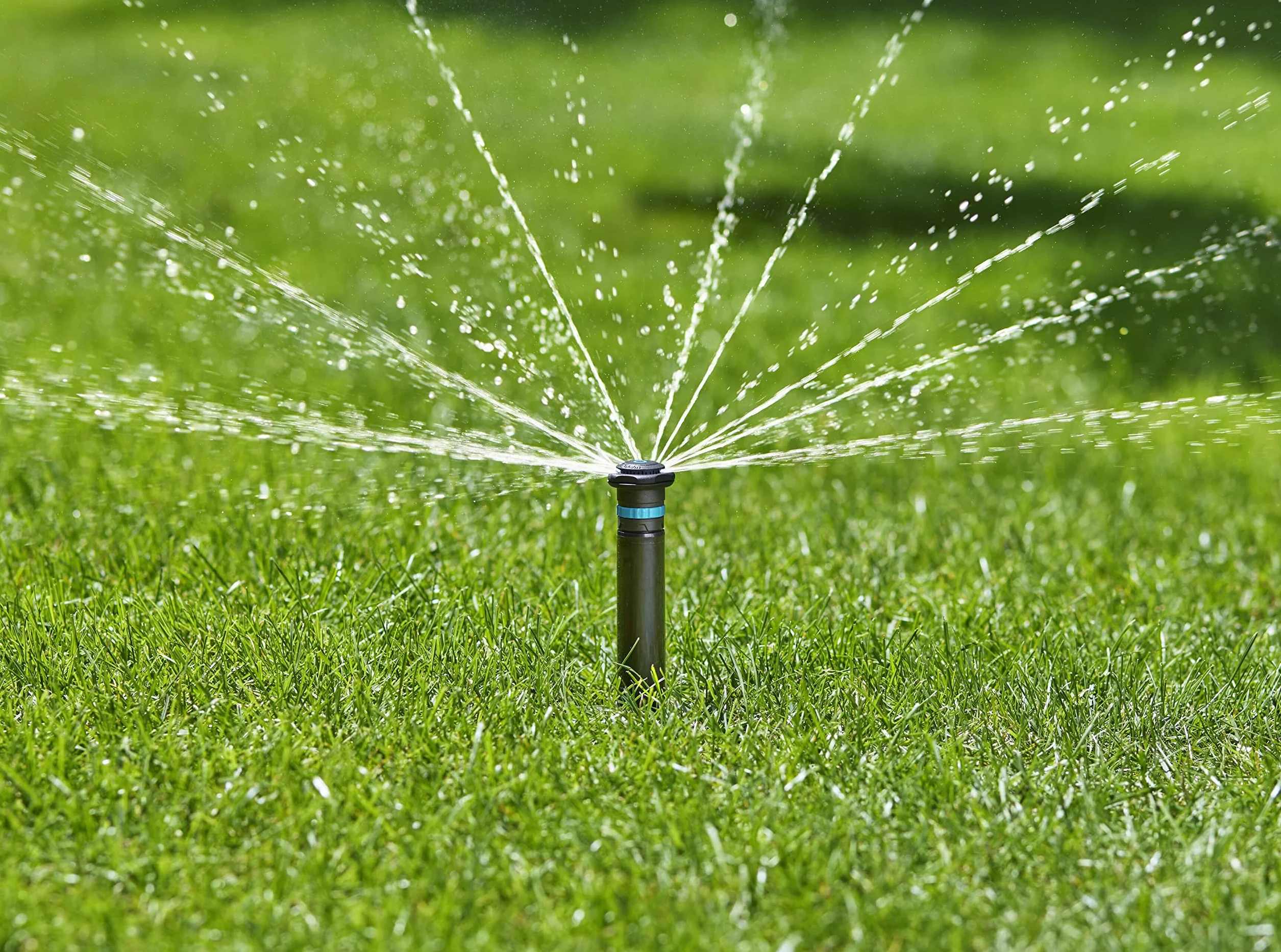 Gardena system tryskaczowy, wpuszczana deszczownica MD40: System nawadniania Pop Up do średniej wielkości trawników do 40 m², zasięg 2,5-3,5 m, z dyszą rot., gwint zewn. 3/4 cala (8231-20)