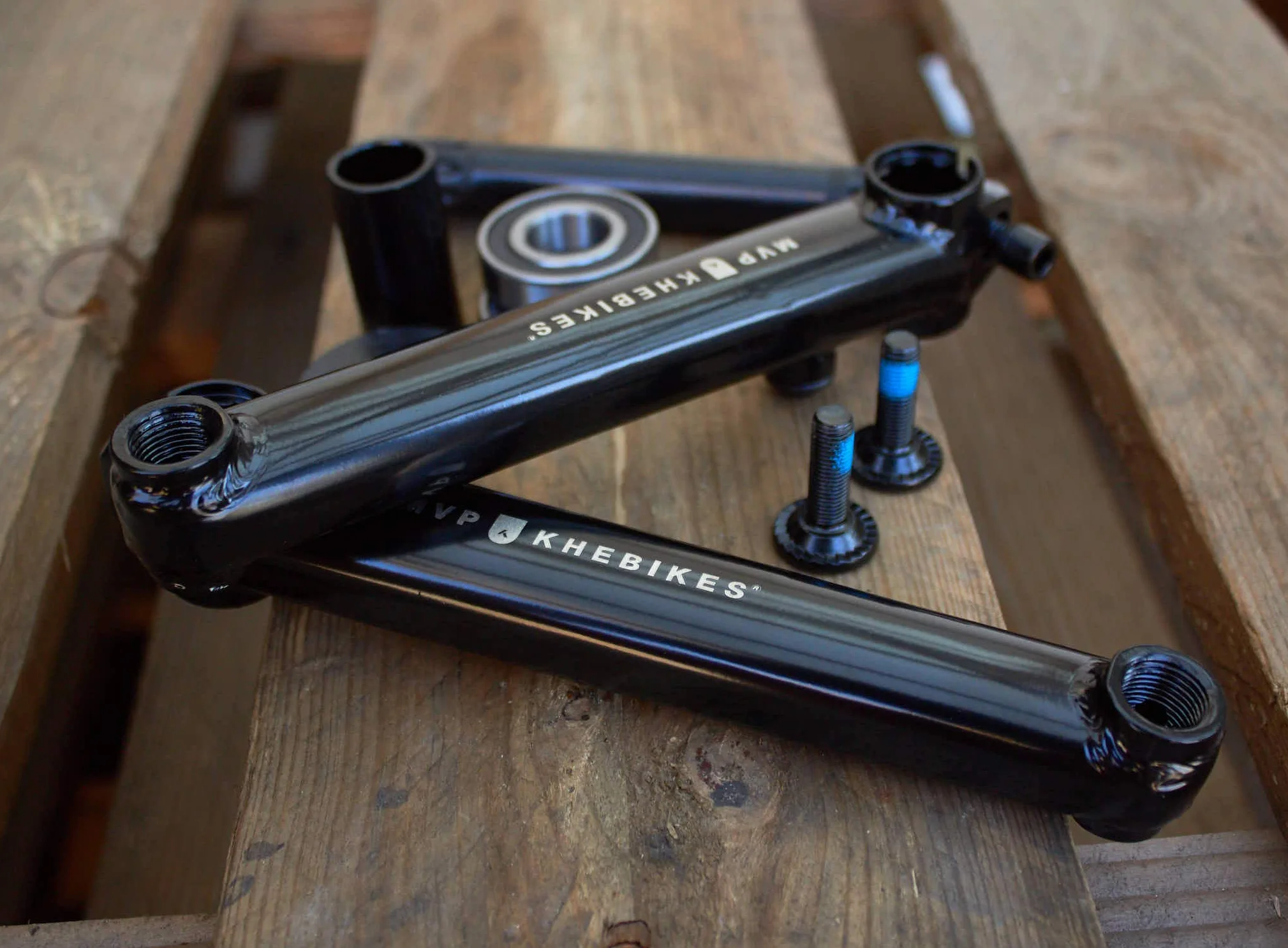 KHEbikes KHE MVP BMX zestaw korby 8T MID BB 4130 CrMo oś 19 mm wraz z adapterem, logo laserowe