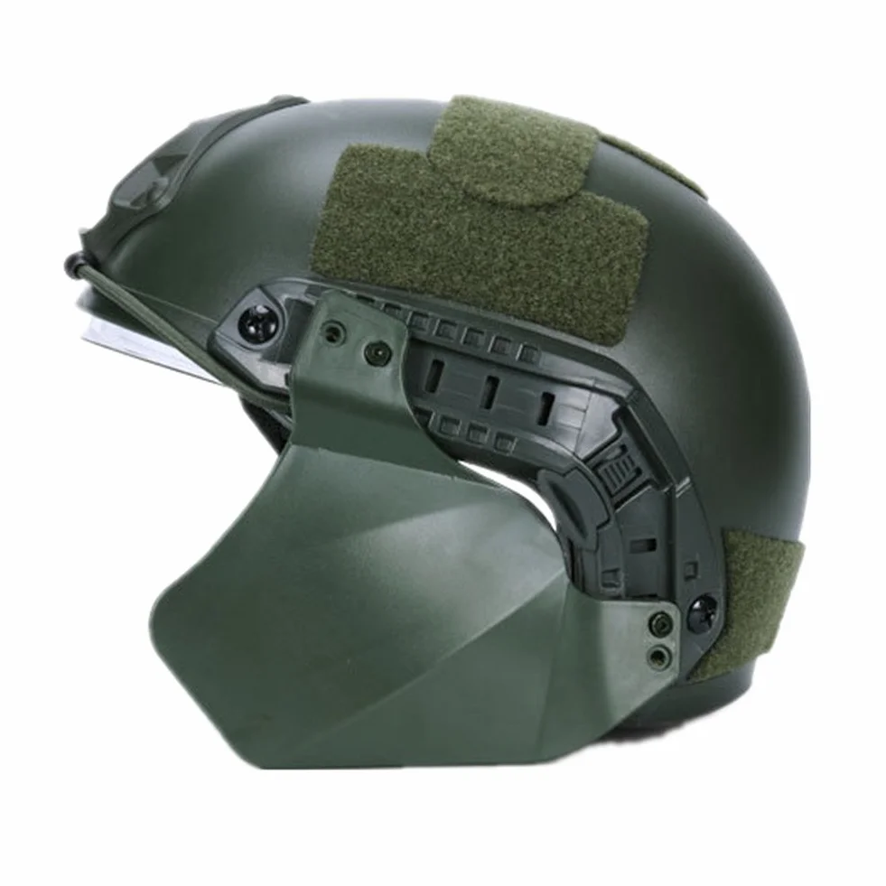 Taktyczny kask wojskowy airsoft z pokrowcem bocznym i ochraniaczami na uszy