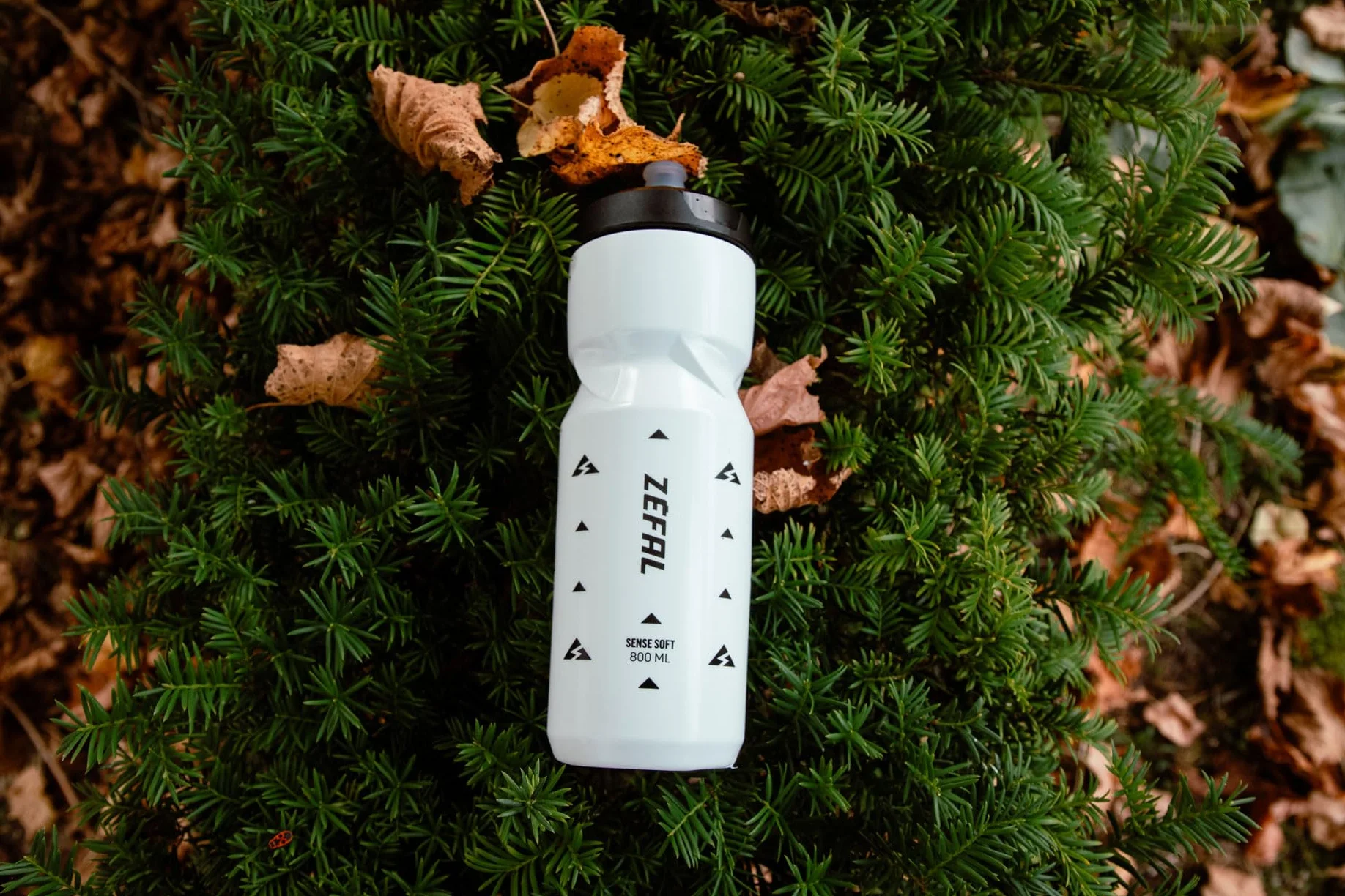 ZEFAL Sense Soft 80 Bidon rowerowy i MTB - Miękka i bezzapachowa sportowa butelka - kanister na wodę bez BPA - silikonowy smoczek - biały, 800 ML