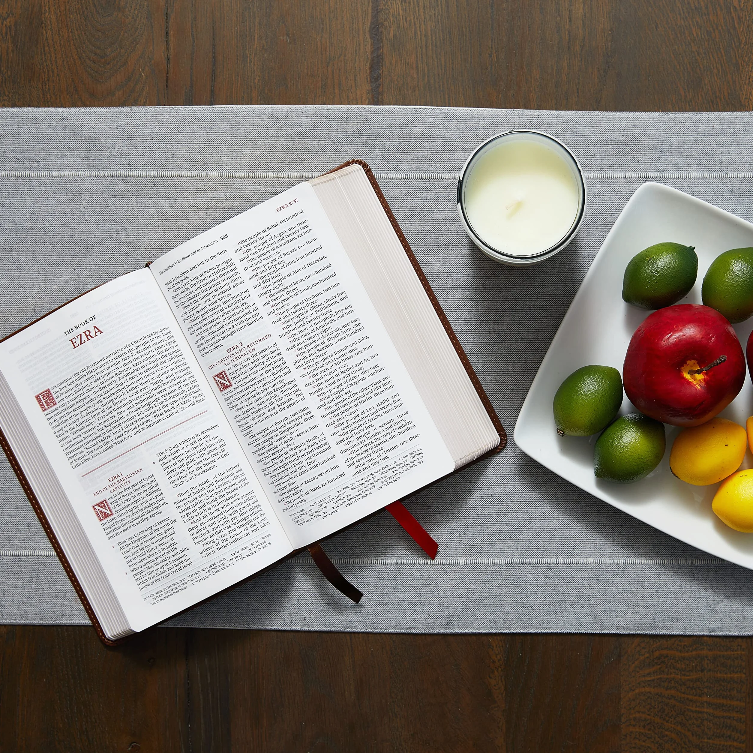 Nkjv, Personal Size Reference Bible, Sovereign Collection, Leathersoft, Black, Red Letter, Comfort Print: Holy Bible, New King James Version