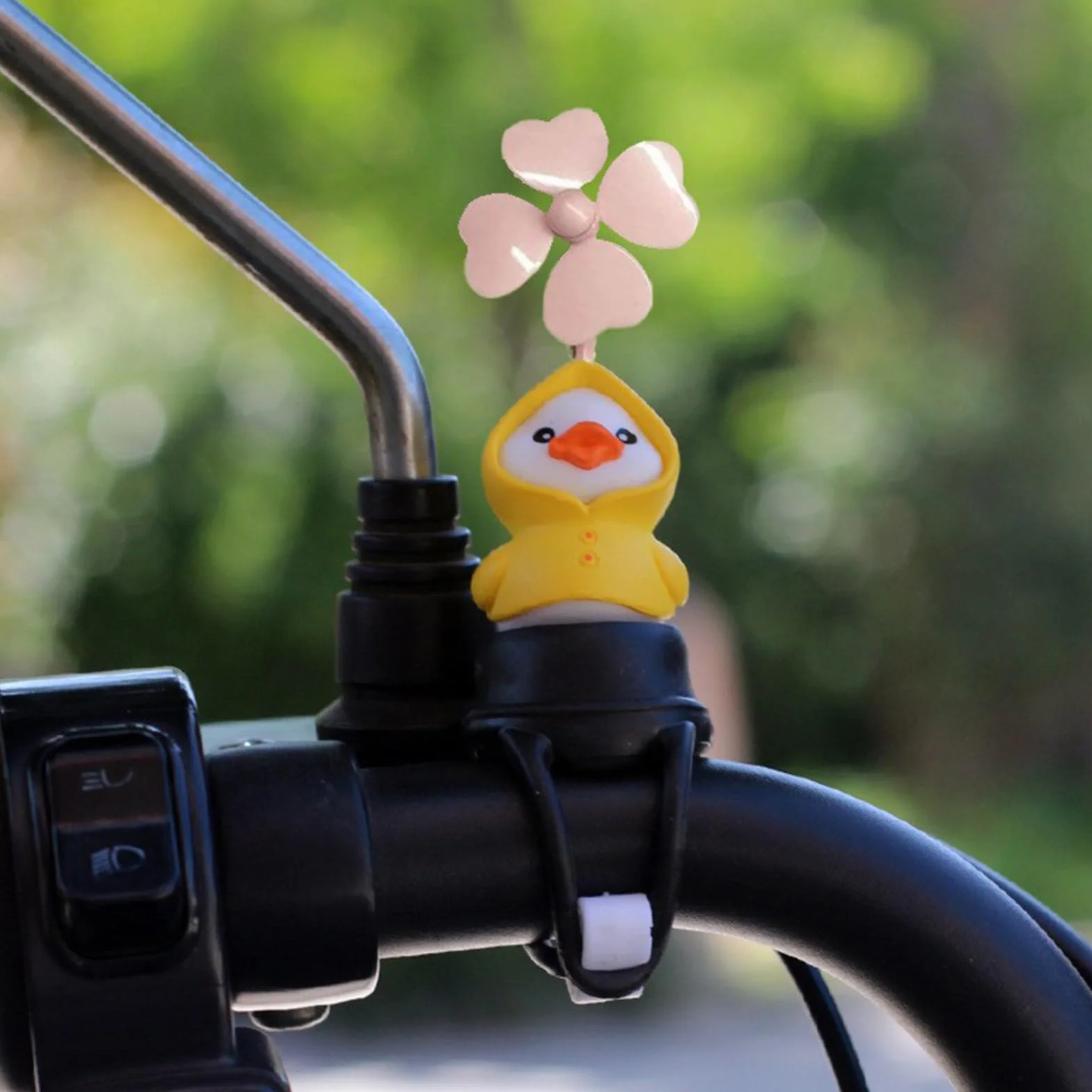 Bicycle Dashboard Decor Windmill Handlebar Ornament Cute Sturdy Weather-Resistant 3.15x2.36 inches
