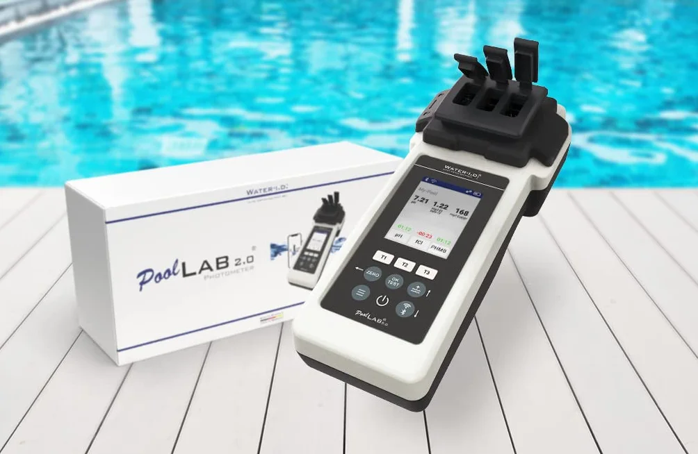 Water-ID PoolLab 2.0 elektroniczny tester wody z Bluetooth i WiFi – profesjonalna analiza wody do basenu i spa – tester basenowy z 3 równoległymi komorami pomiarowymi – 24 wartości wody w basenie – z 70 tabletkami testowymi
