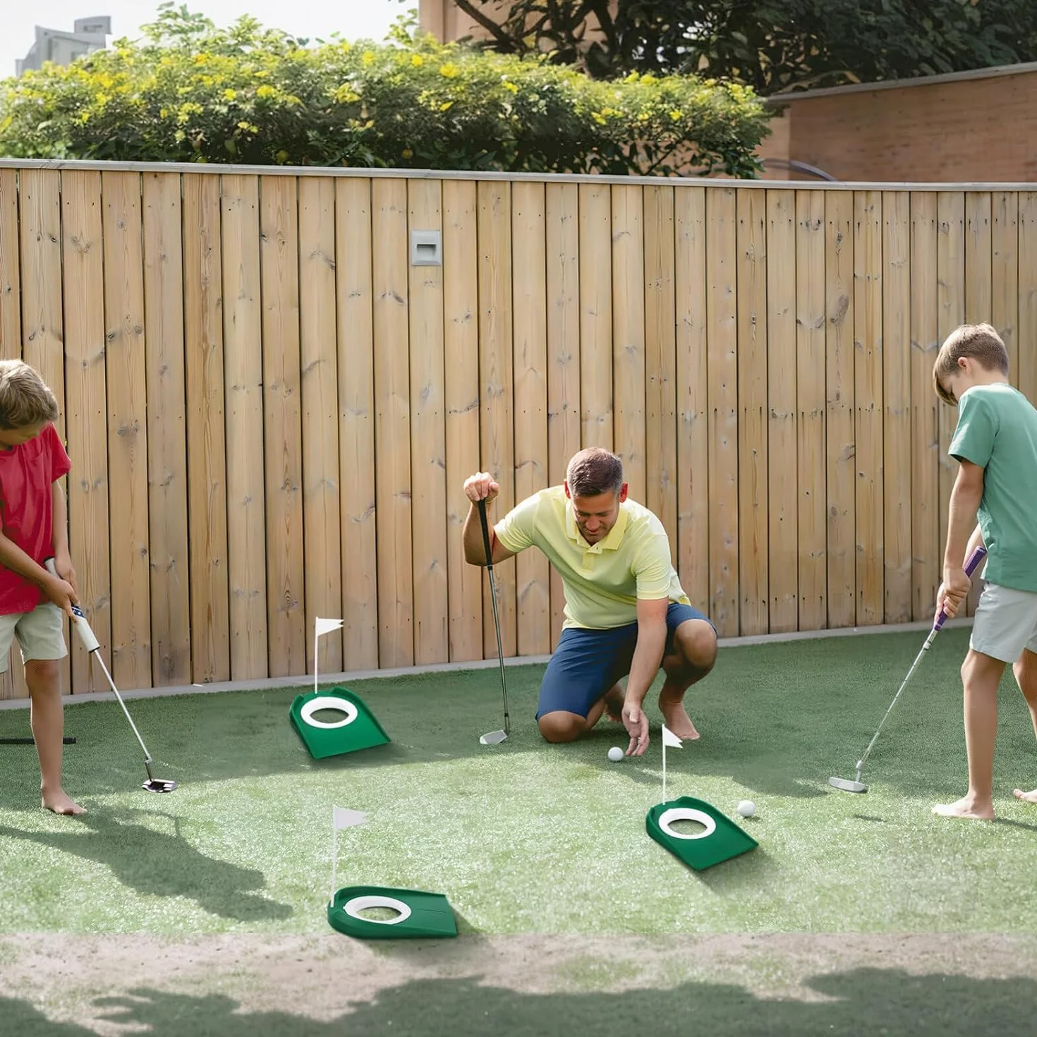 Plastikowy puchar do miotacza golfowego z otworami i flagami